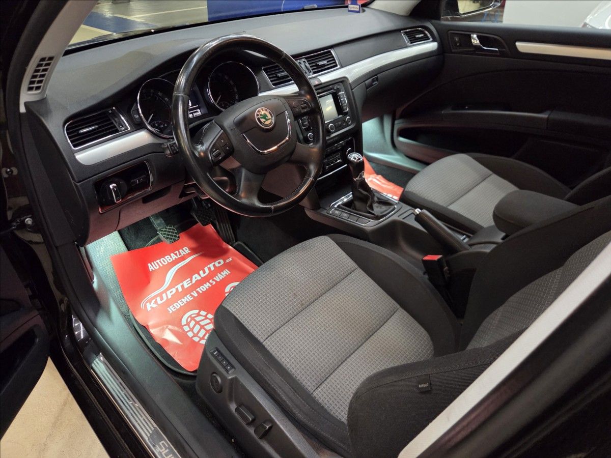Škoda Superb, 2,0 TDi - perfektní 4x4 - fotka 5