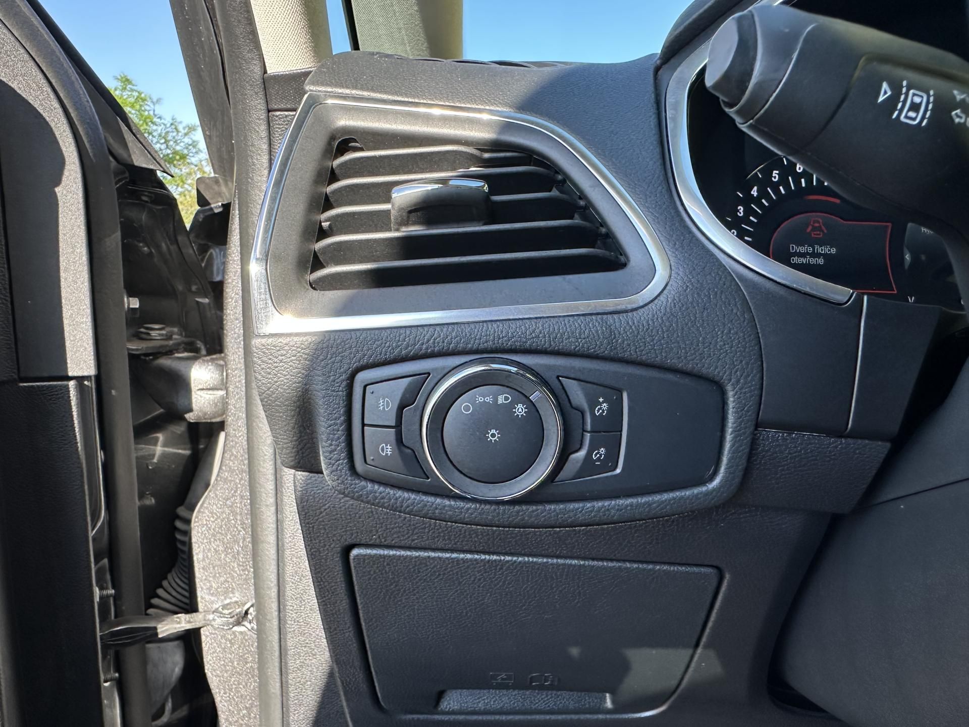 Ford Galaxy, 1.5/121kW TITANIUM  *7.Míst* - fotka 6