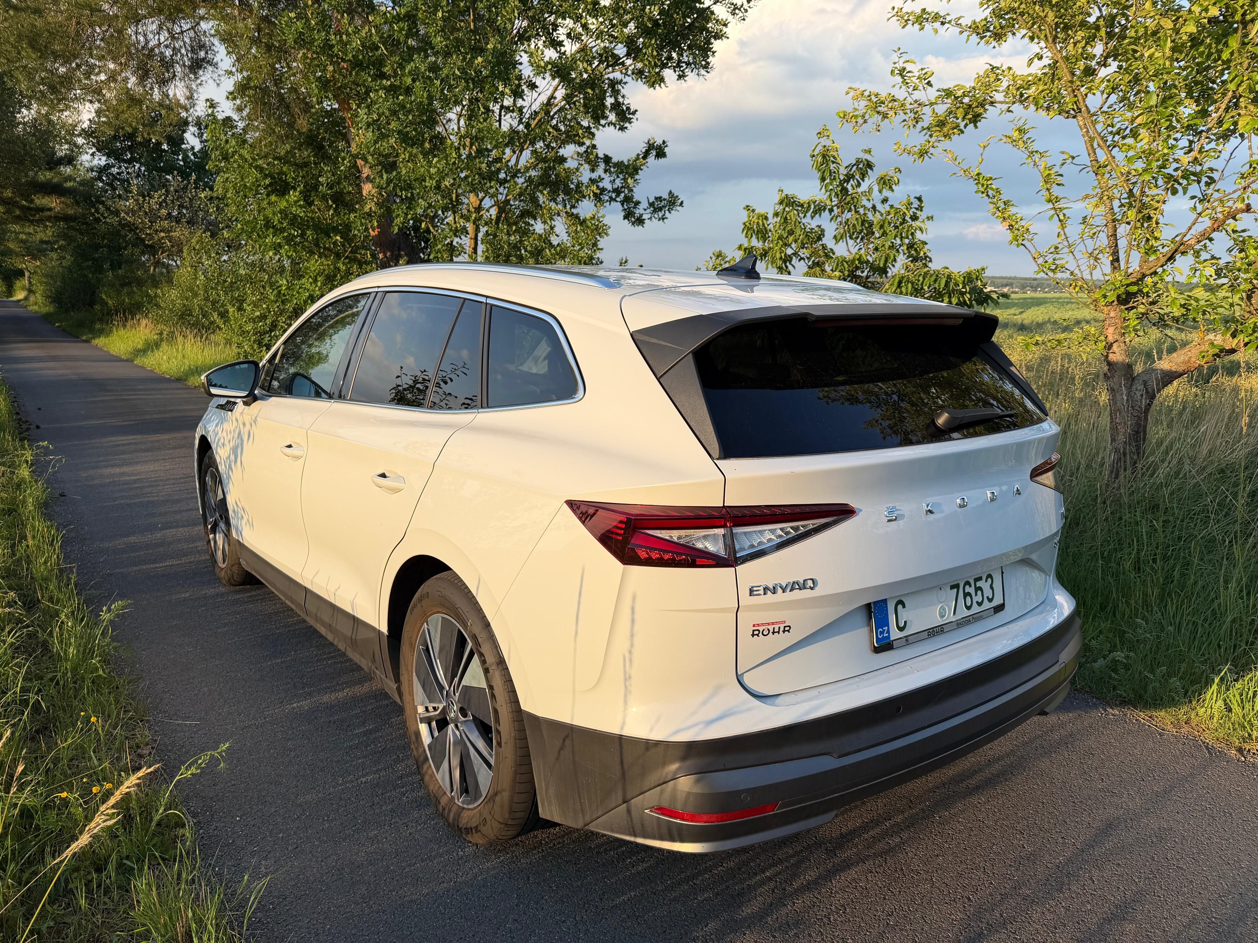 Škoda Enyaq iV, iV80 150kW/LOFT/MATRIX/TČ/ - fotka 4