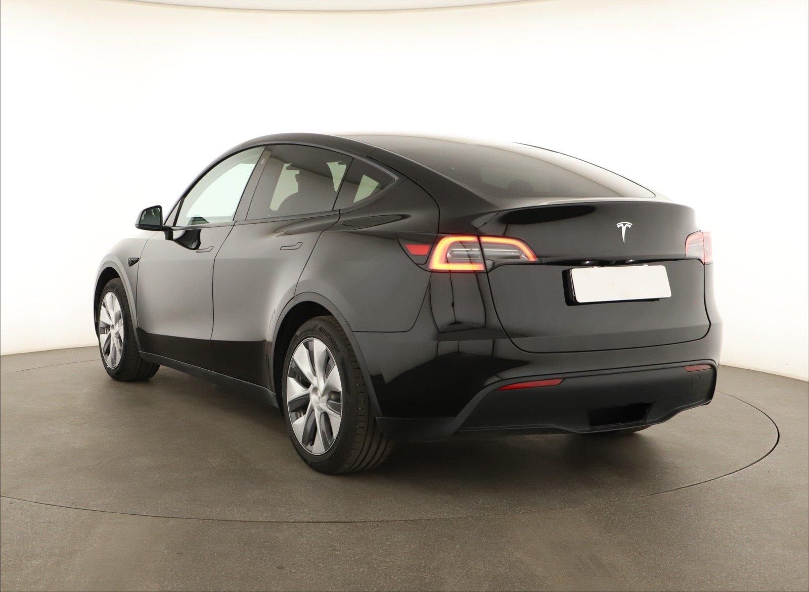 Tesla Model Y, RWD LFP 60kWh, SoH 93% - fotka 4