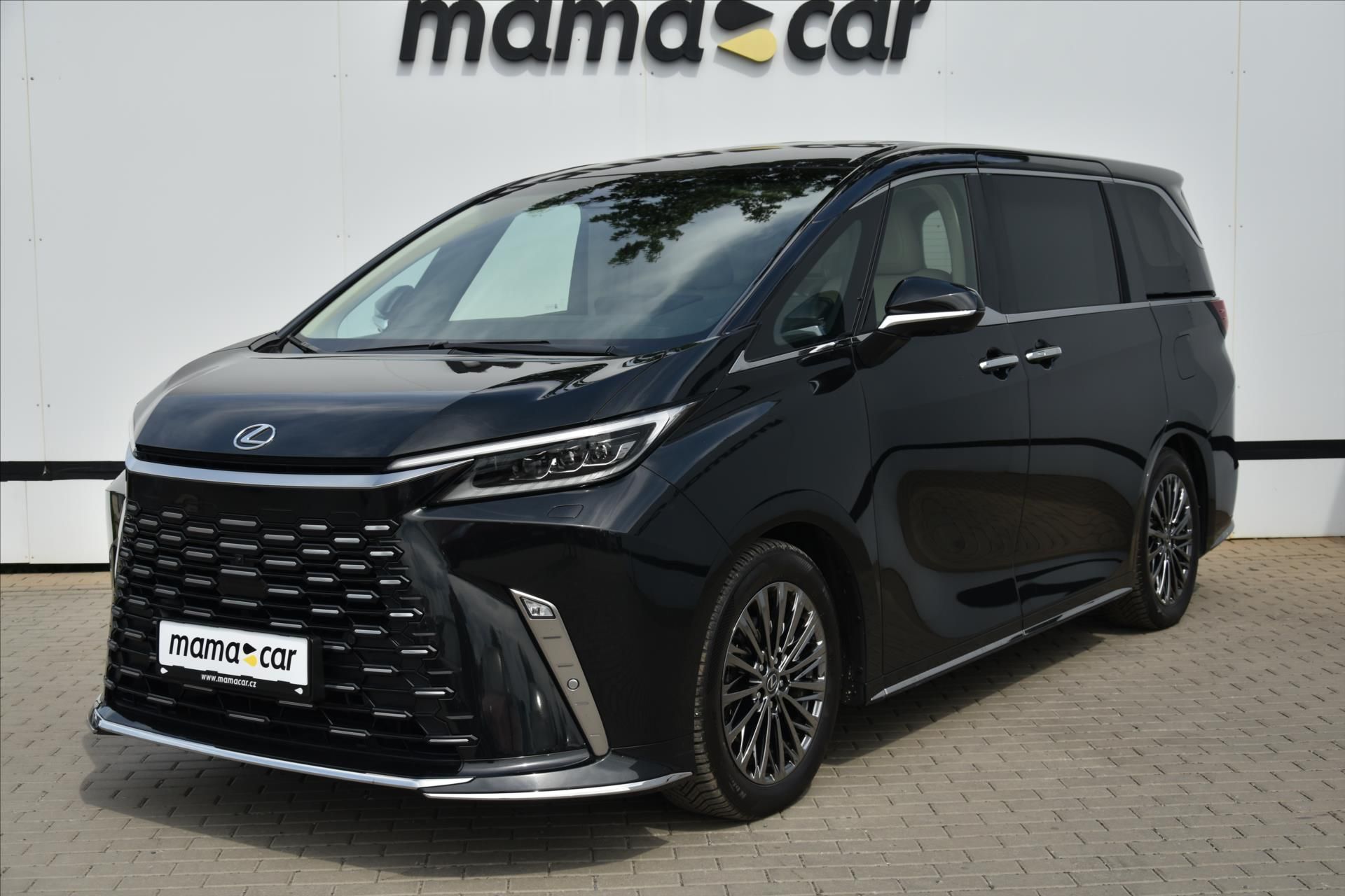 Lexus LM 350h, 2.5 HEV LUXURY 7 MÍST ČR - fotka 3