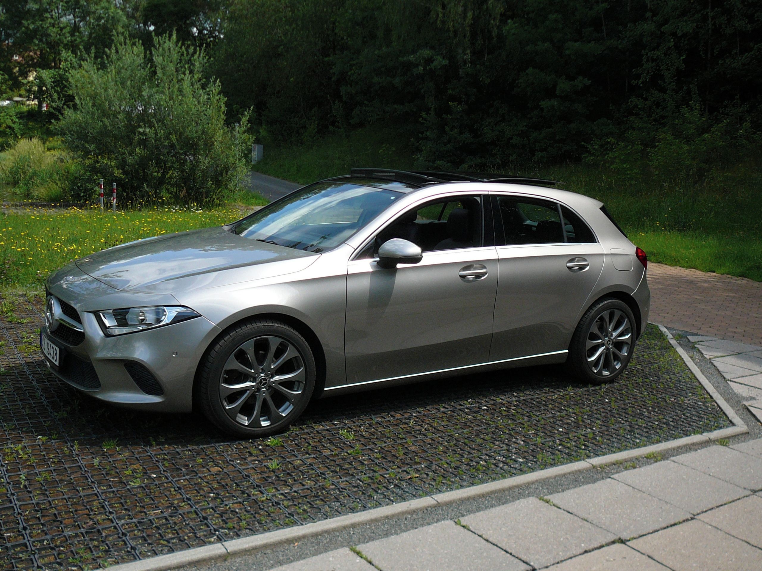 Mercedes-Benz Třídy A, 61tis.km - fotka 2