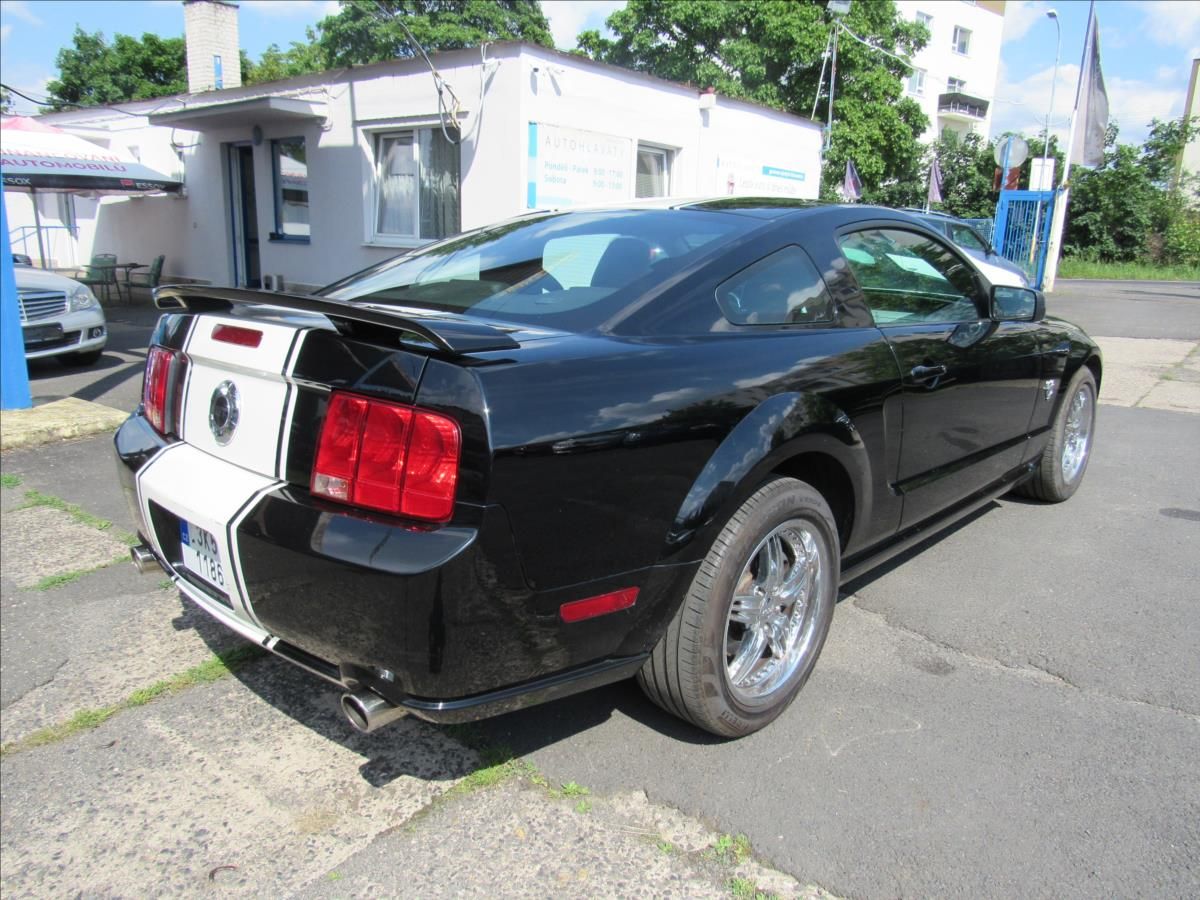 Ford Mustang, 4,6 L V8 GT 224kW - fotka 6