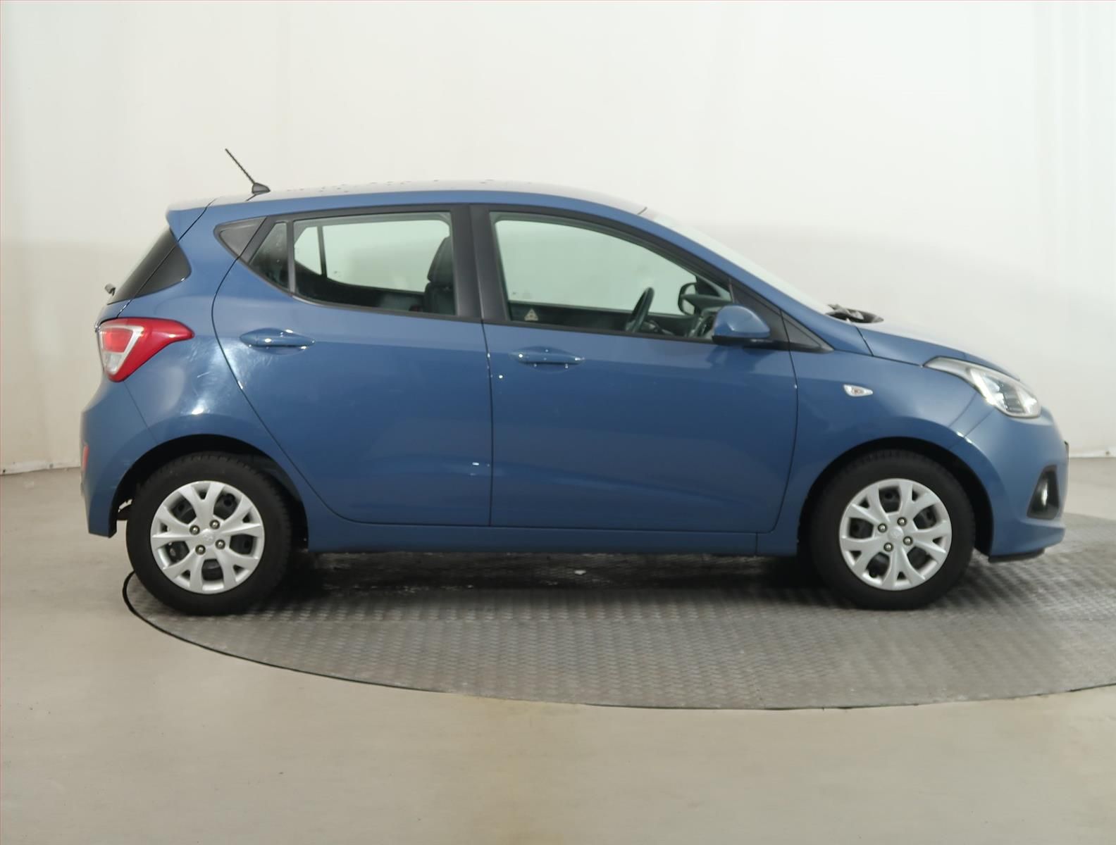 Hyundai i10, 1.0, Serv.kniha, Klima - fotka 6