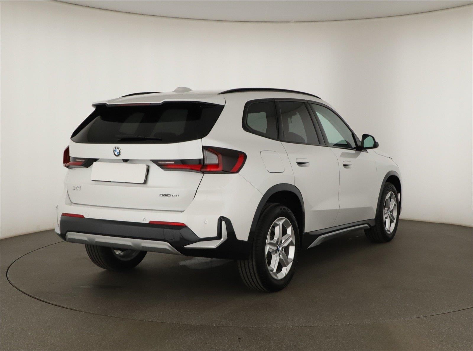 BMW X1, sDrive18i, Full LED, Navigace - fotka 5