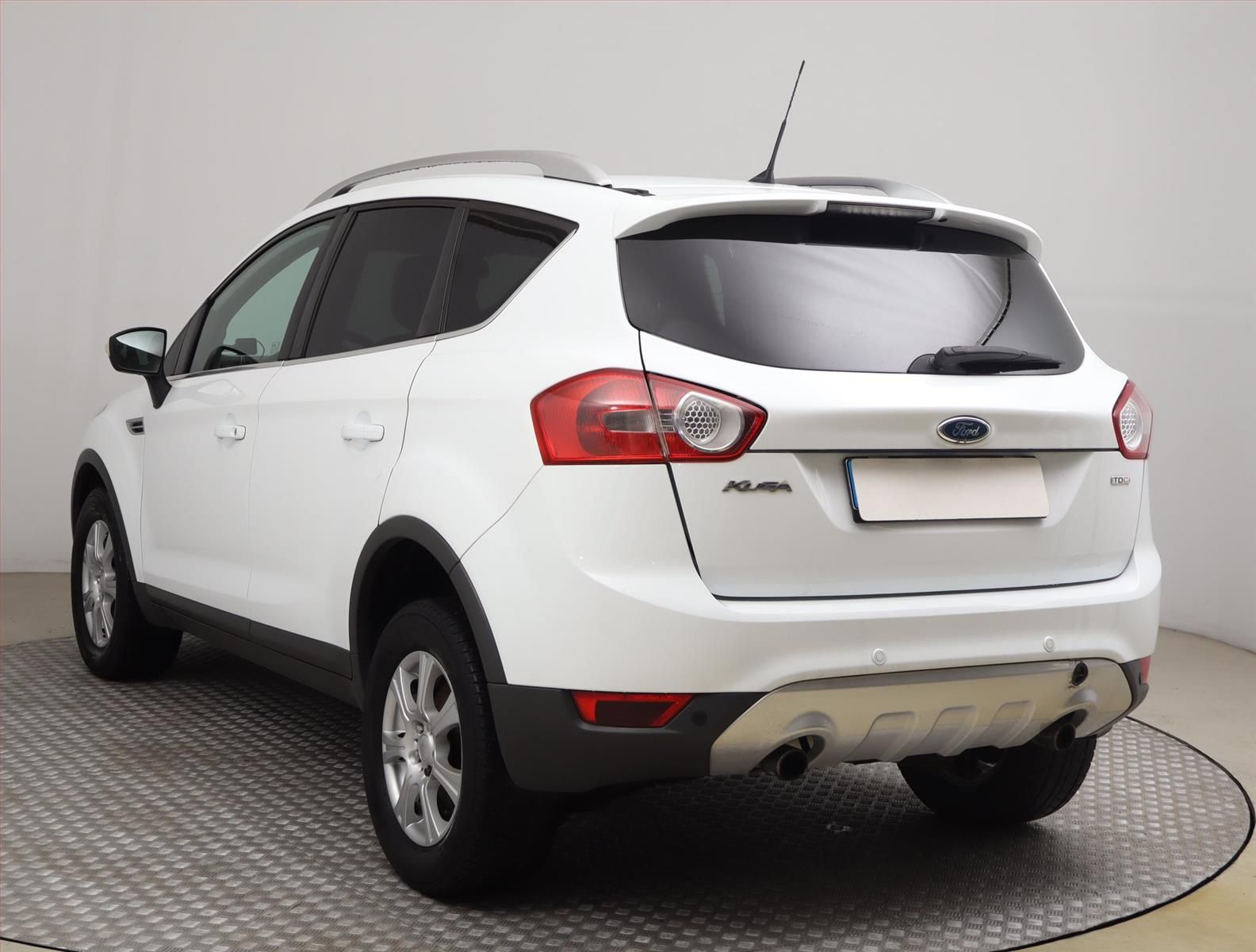 Ford Kuga, 2.0 TDCi, Automatická klima - fotka 4