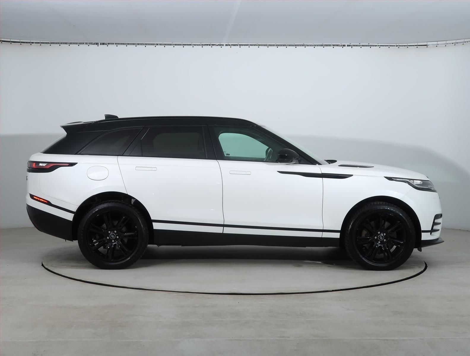 Land Rover Range Rover Velar, D300 - fotka 6