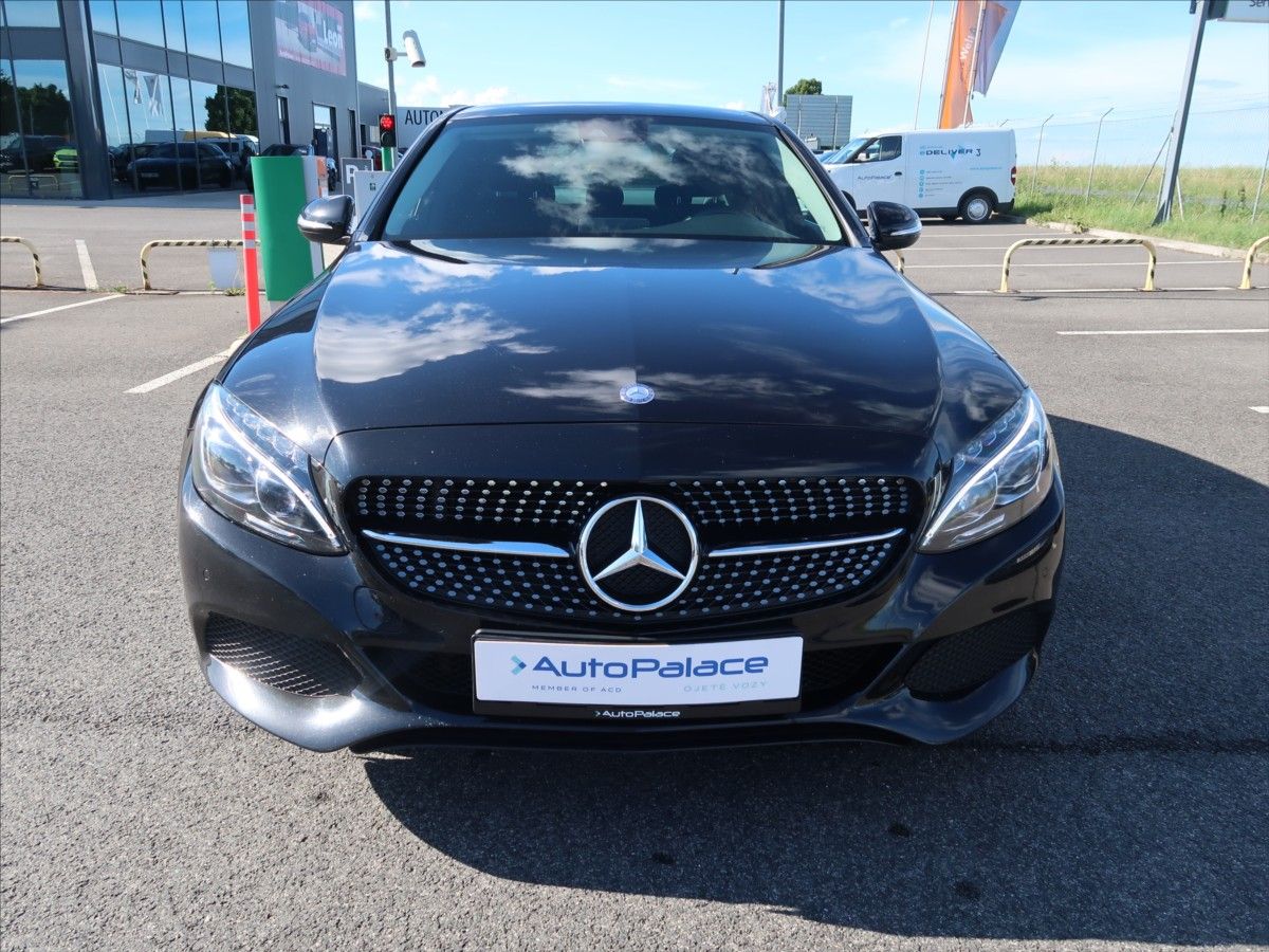 Mercedes-Benz Třídy C, 1,6 180d BlueTEC - fotka 4