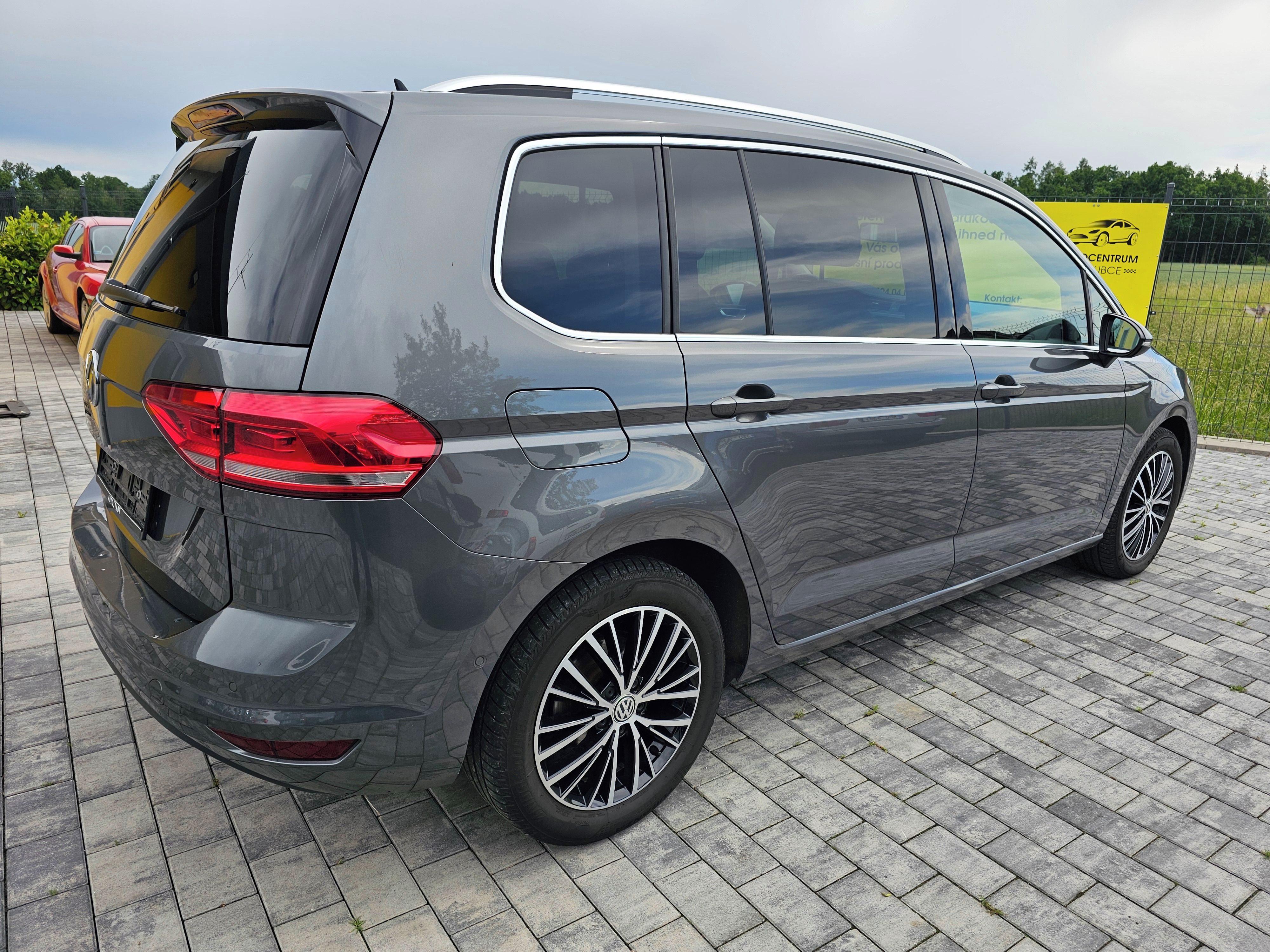 Volkswagen Touran, 1.4 TSI 110kw, Servis VW,1.maj - fotka 5