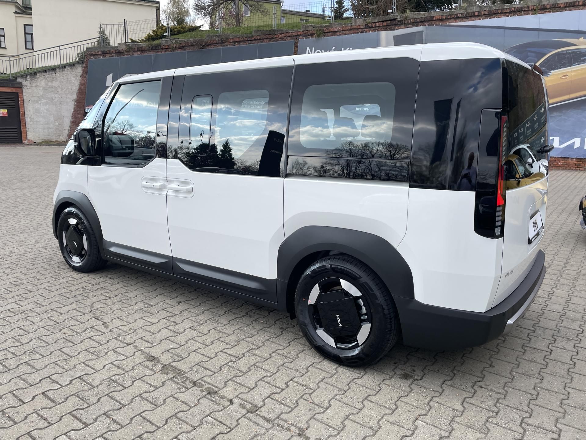 Kia PV5, 5P 4x2 ELITE 120 KW + 71,2 KW - fotka 5
