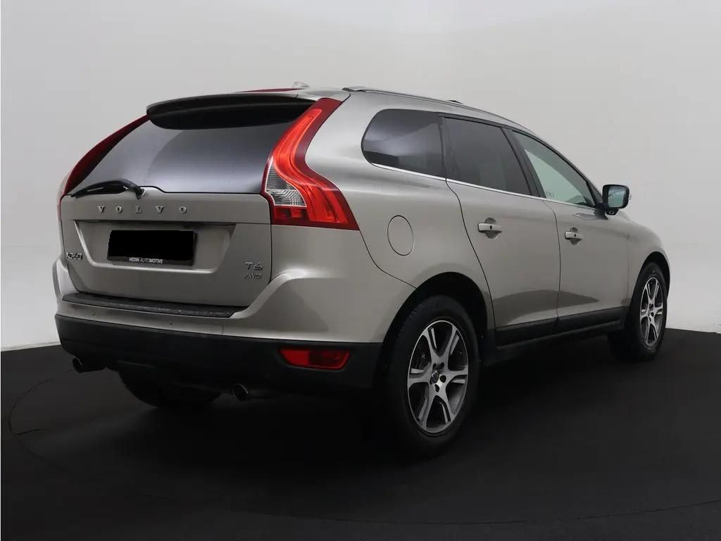 Volvo XC60, 3.0 T6 AWD Aut. Summum TZ - fotka 2