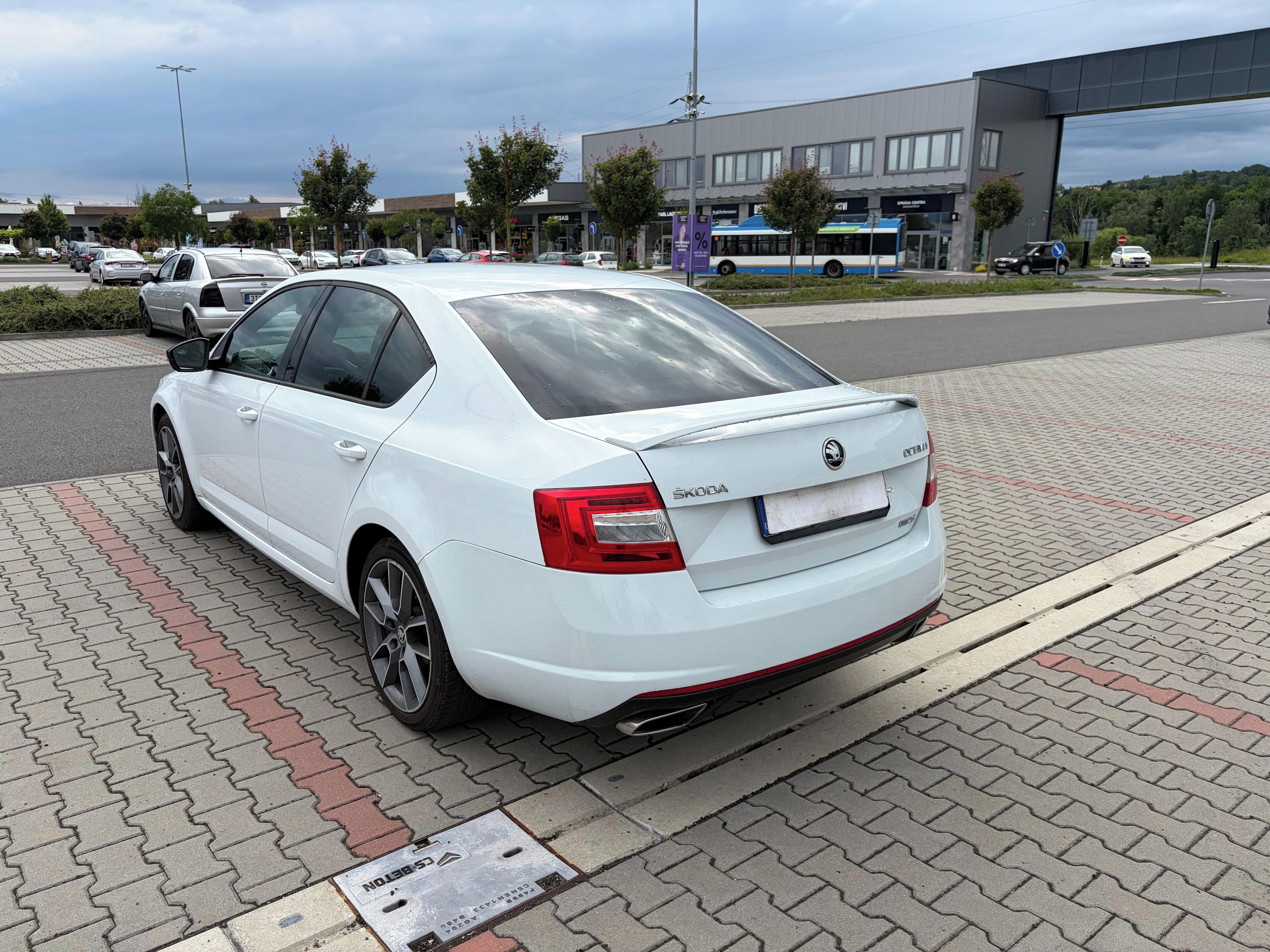 Škoda Octavia, III RS 2.0 TSi 162kw digi kl - fotka 5