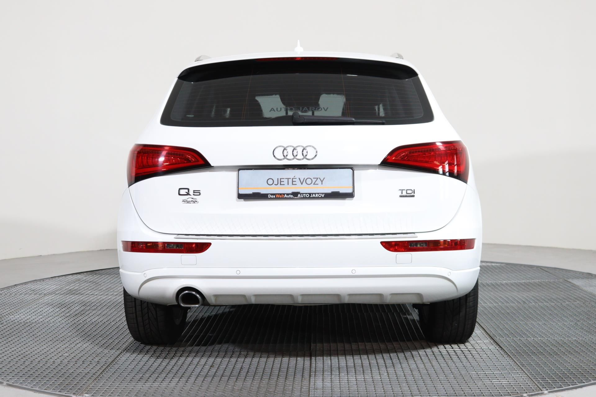 Audi Q5, 2.0 TDI quattro Stronic - fotka 6