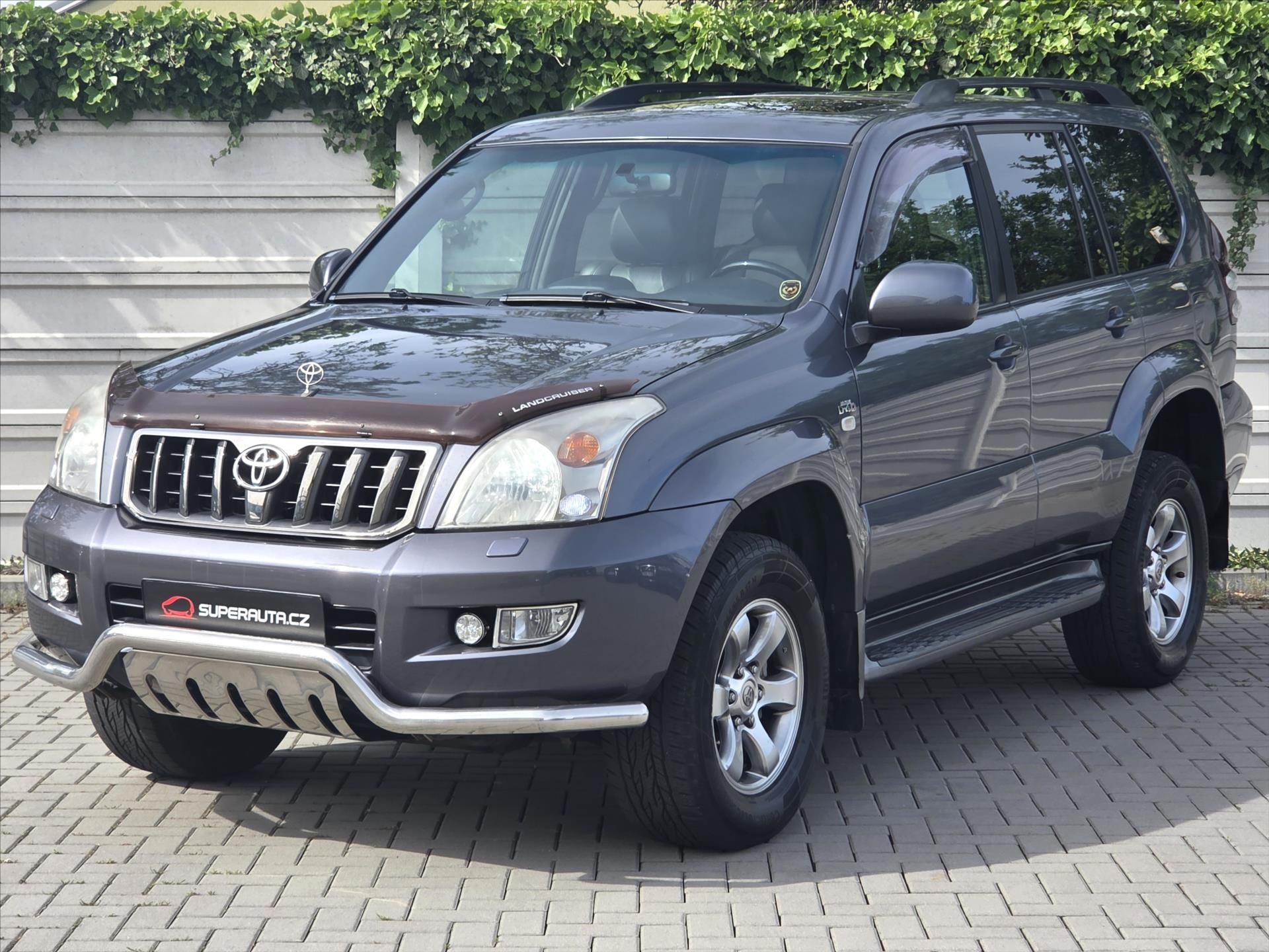 Toyota Land Cruiser, 3,0 D-4D 127kW 8-míst ČR 1.maj - fotka 3