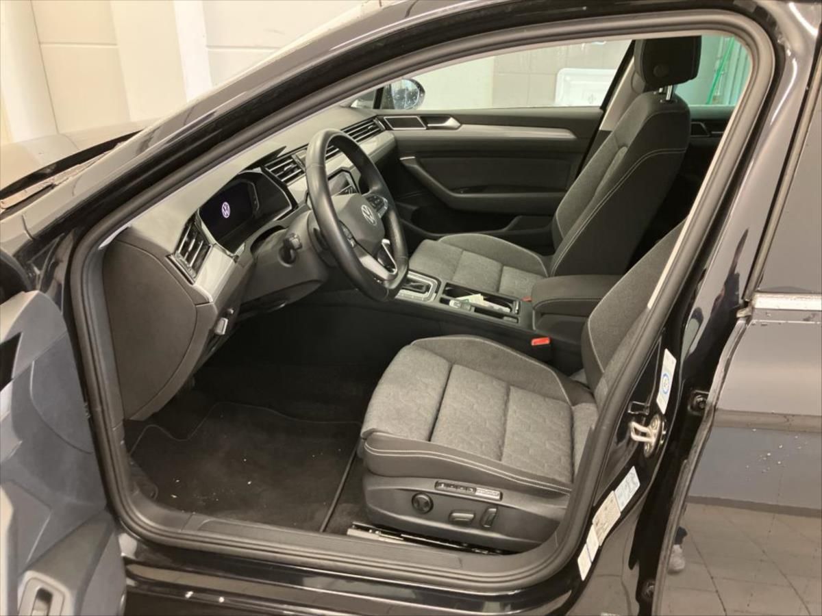 Volkswagen Passat, 2,0 KAMERA 360,KEYLESS,VIRTUAL - fotka 4