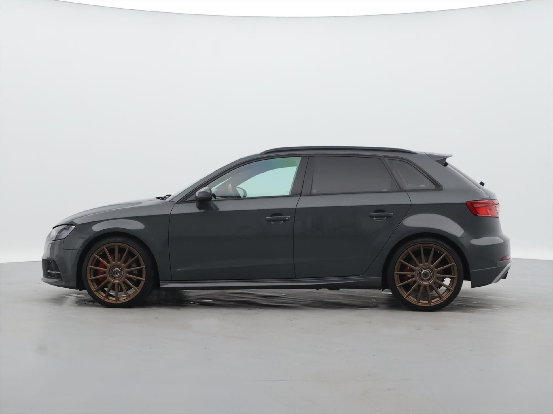 Audi S3, 2,0 TFSI 228kW Quattro Sportba - fotka 4