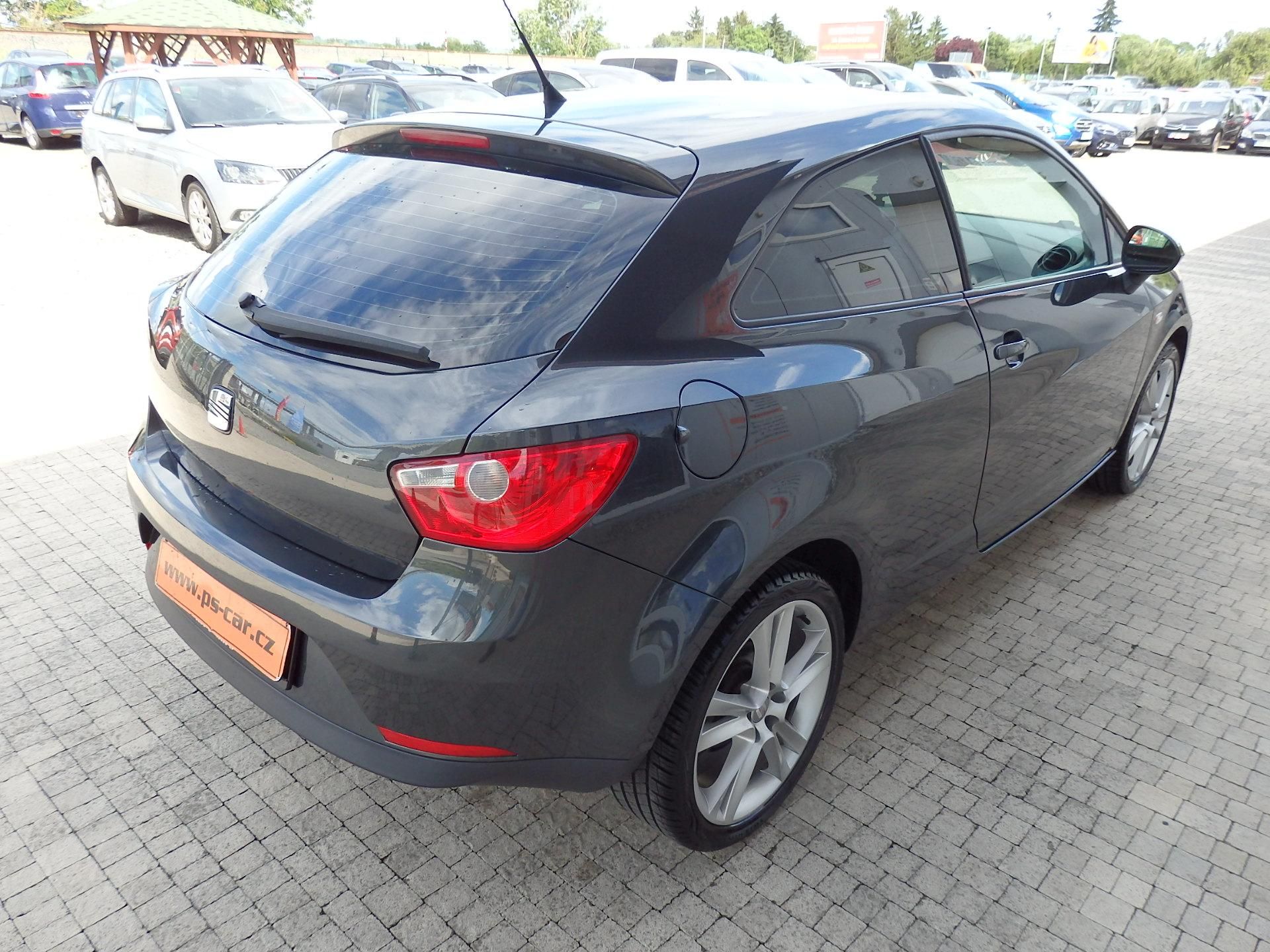 Seat Ibiza, 1.4 16V SPORT, XENONY, ALU R17 - fotka 4