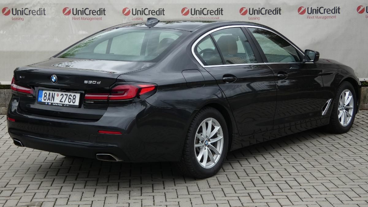 BMW Řada 5, 530d xDrive - fotka 3