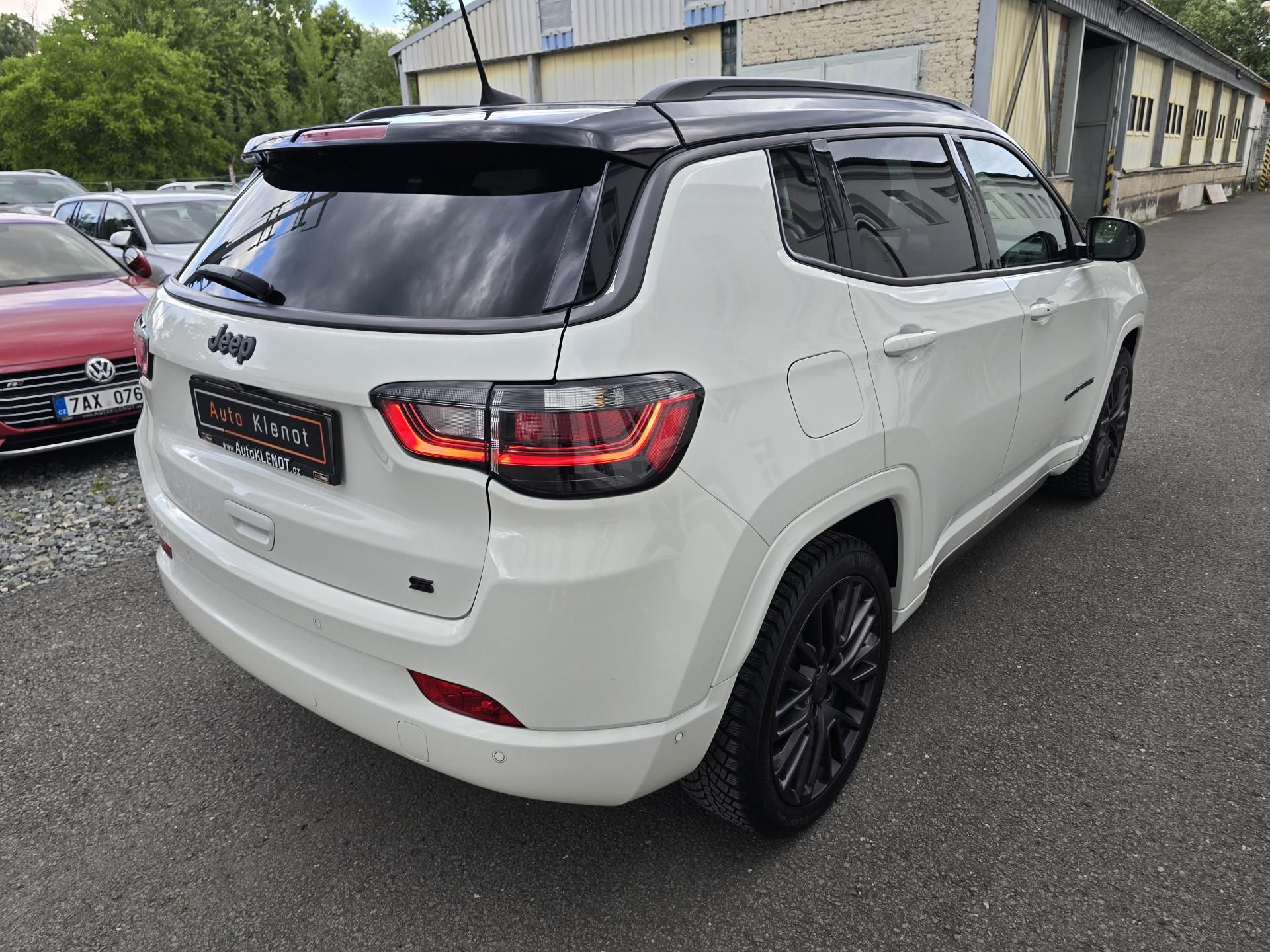 Jeep Compass, 1.3 110kW S-LIMITED MAX VÝBAVA - fotka 4
