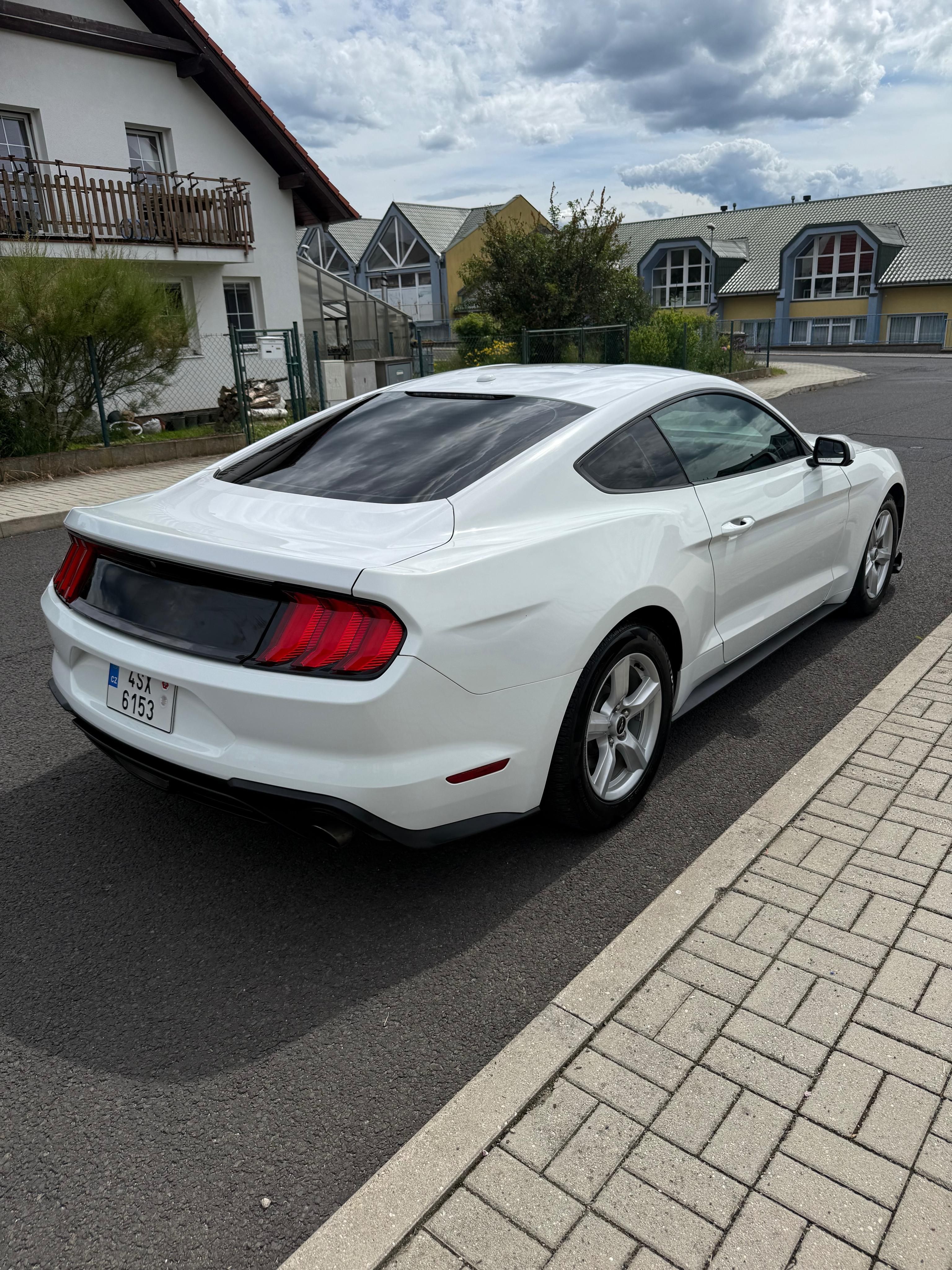 Ford Mustang, Ford Mustang 2,3 Turbo - fotka 6