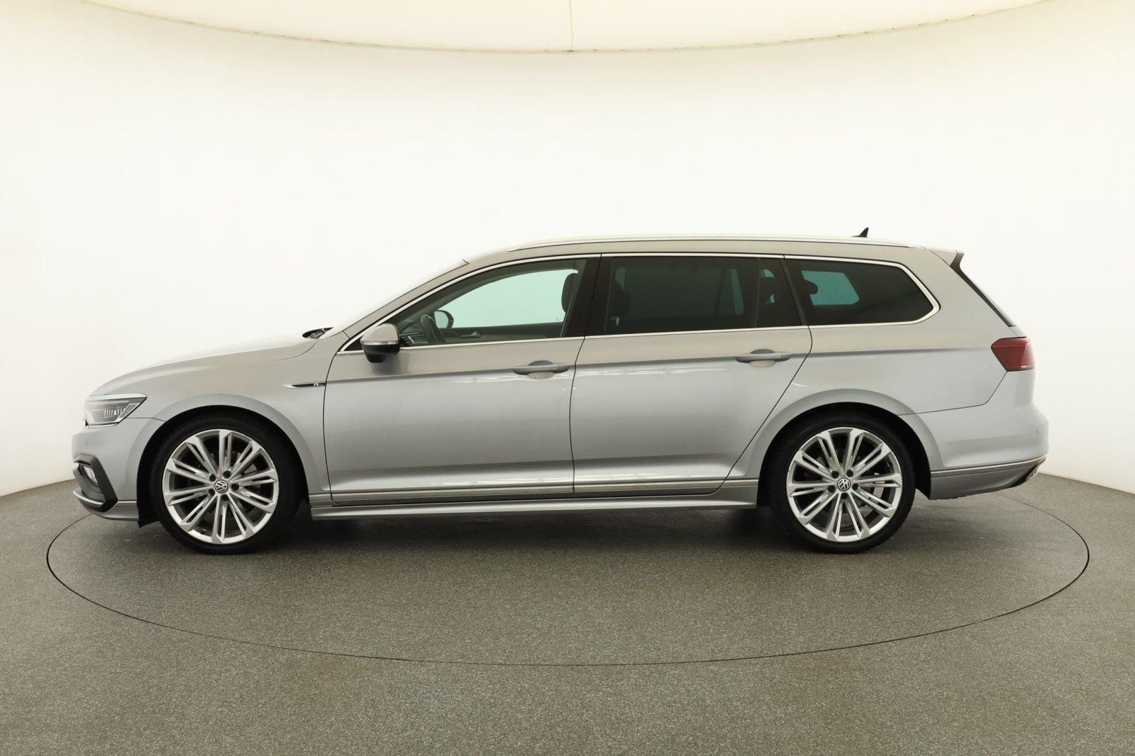 Volkswagen Passat, 2.0 TDI, Elegance, Automat - fotka 3