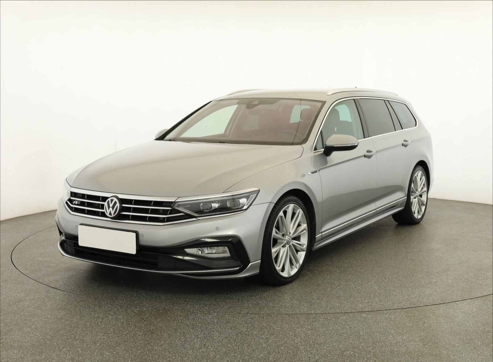 Volkswagen Passat, 2.0 TDI, Elegance, Automat - fotka 2