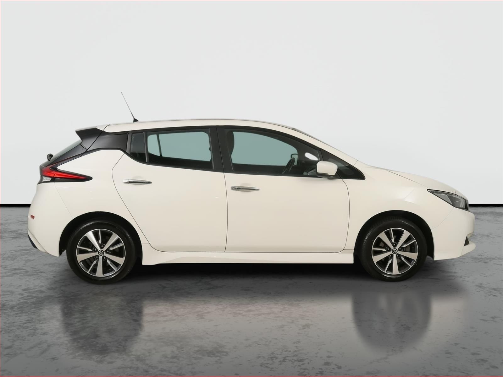 Nissan LEAF, 40 kWh, Automat, Kůže - fotka 6
