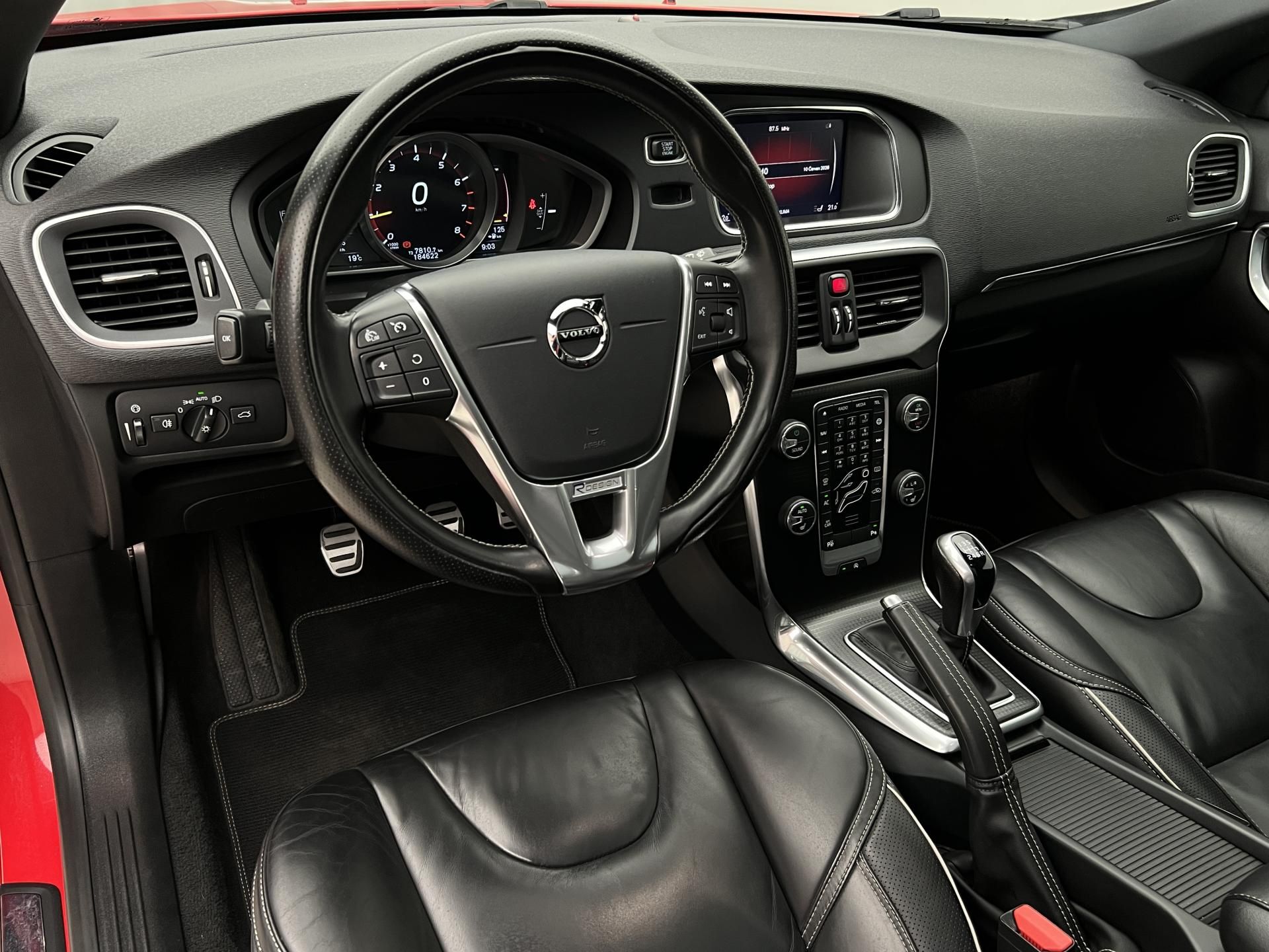 Volvo V40, T4 R-DESIGN - fotka 4