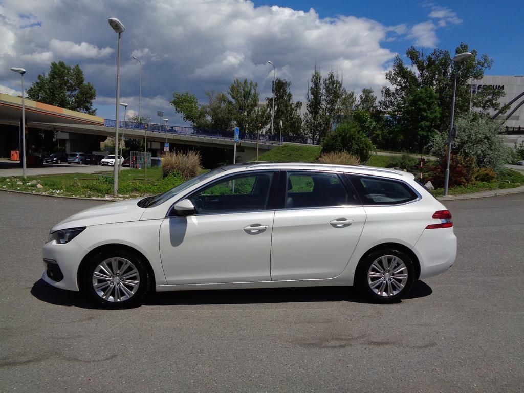 Peugeot 308, SW 1.6 HDi KOUPENO ČR PANORAMA - fotka 2