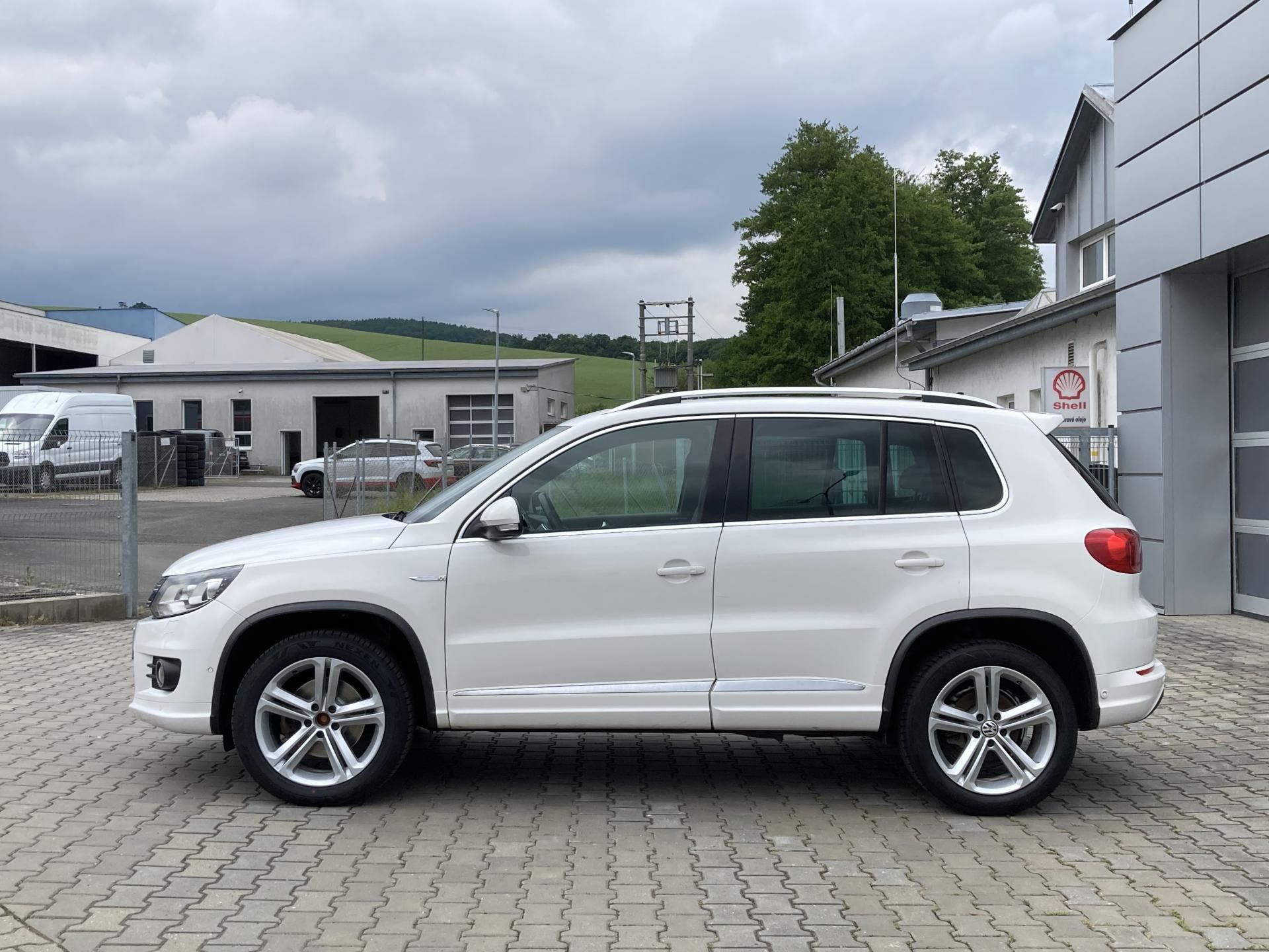 Volkswagen Tiguan, 2.0TDI R-line - fotka 2