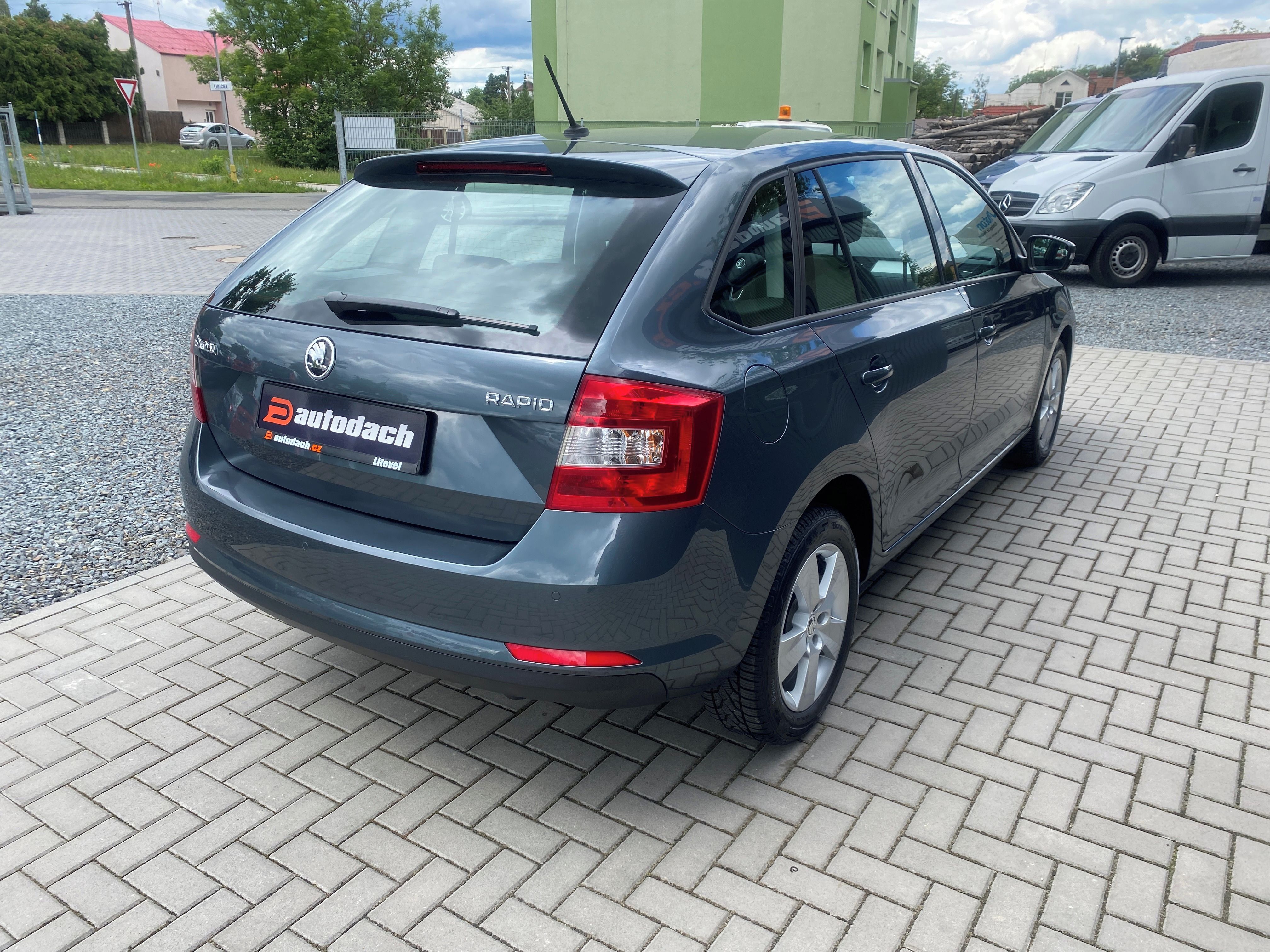 Škoda Rapid, 1.2 TSI 81kW -KLIMA -ALU - PDC - fotka 4