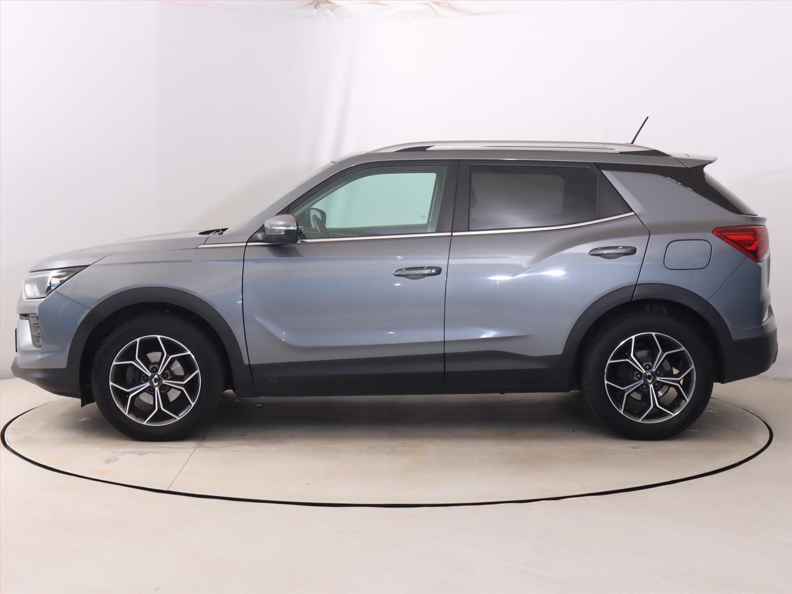 SsangYong Korando, 1.5 T-GDI, Automat, Serv.kniha - fotka 3