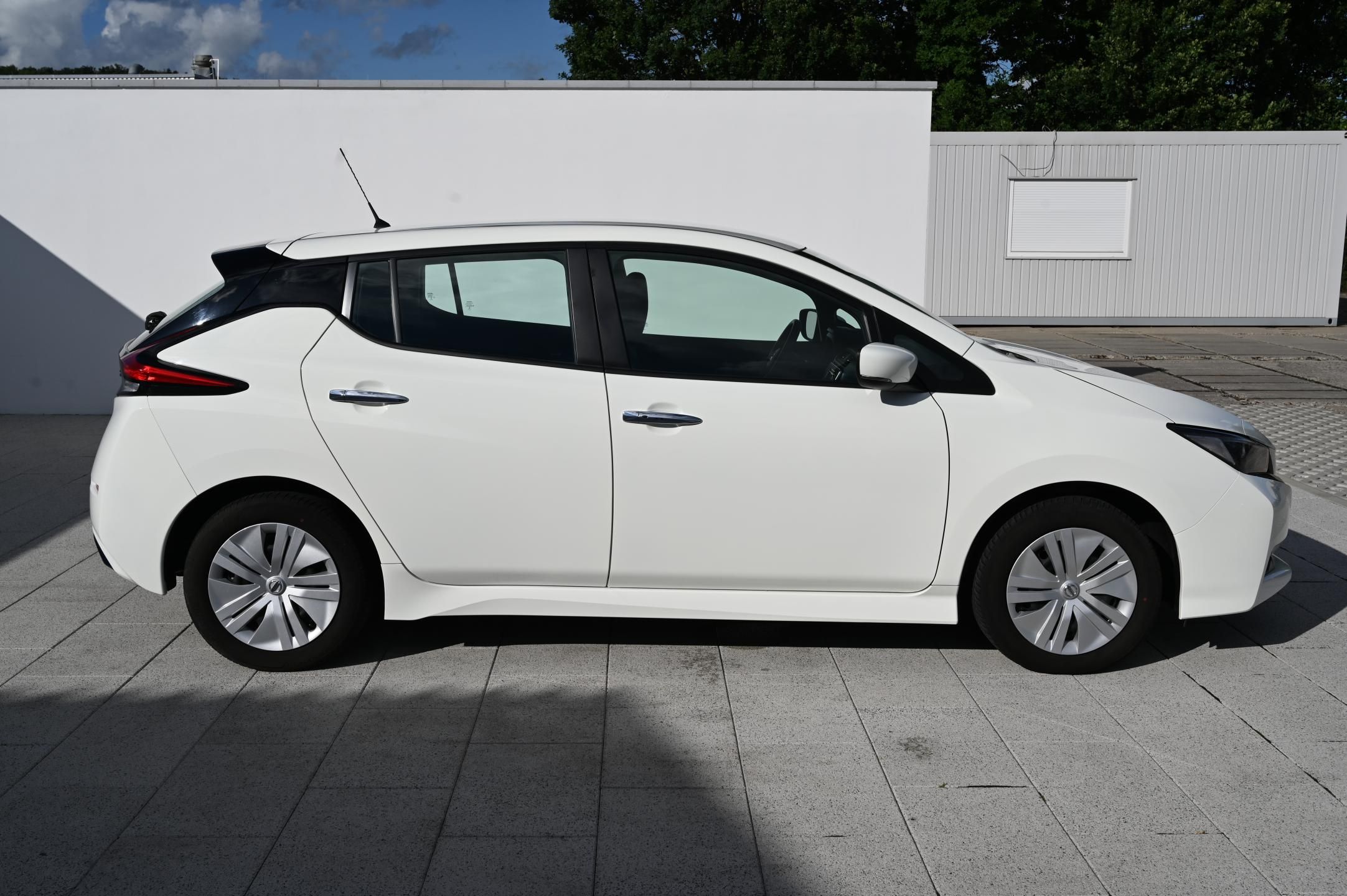 Nissan LEAF, Basis 40kWH 110KW 3/2021 - fotka 4
