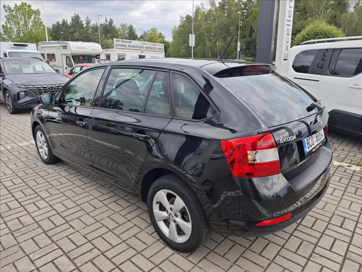 Škoda Rapid, 1,6 TDI DSG  Spaceback Ambitio - fotka 4