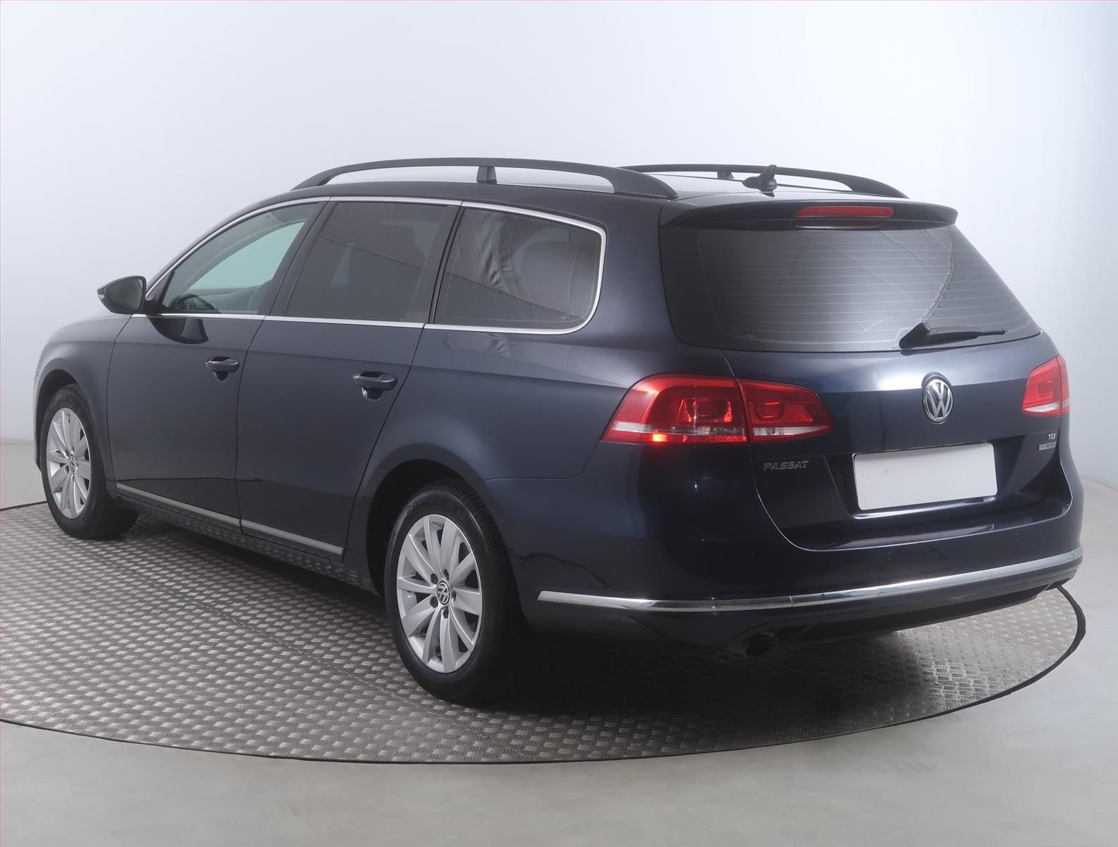 Volkswagen Passat, 1.6 TDI, Comfortline - fotka 4