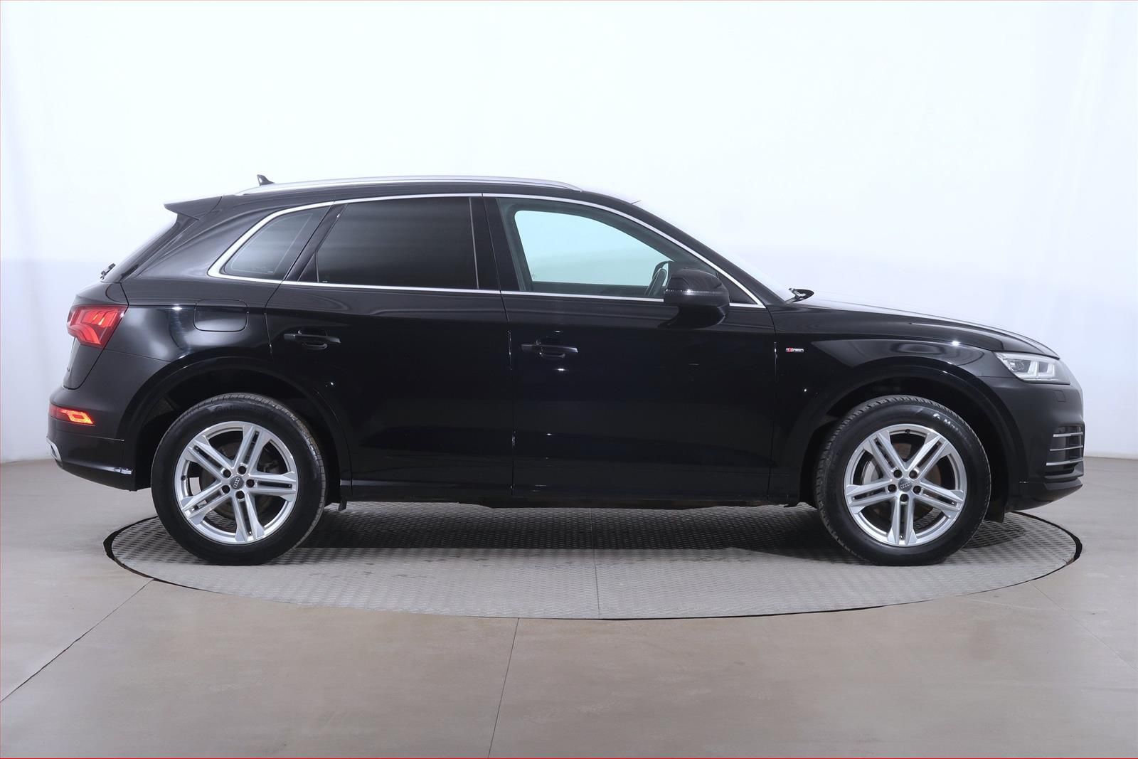 Audi Q5, 2.0 TDI, 4X4, Automat - fotka 6