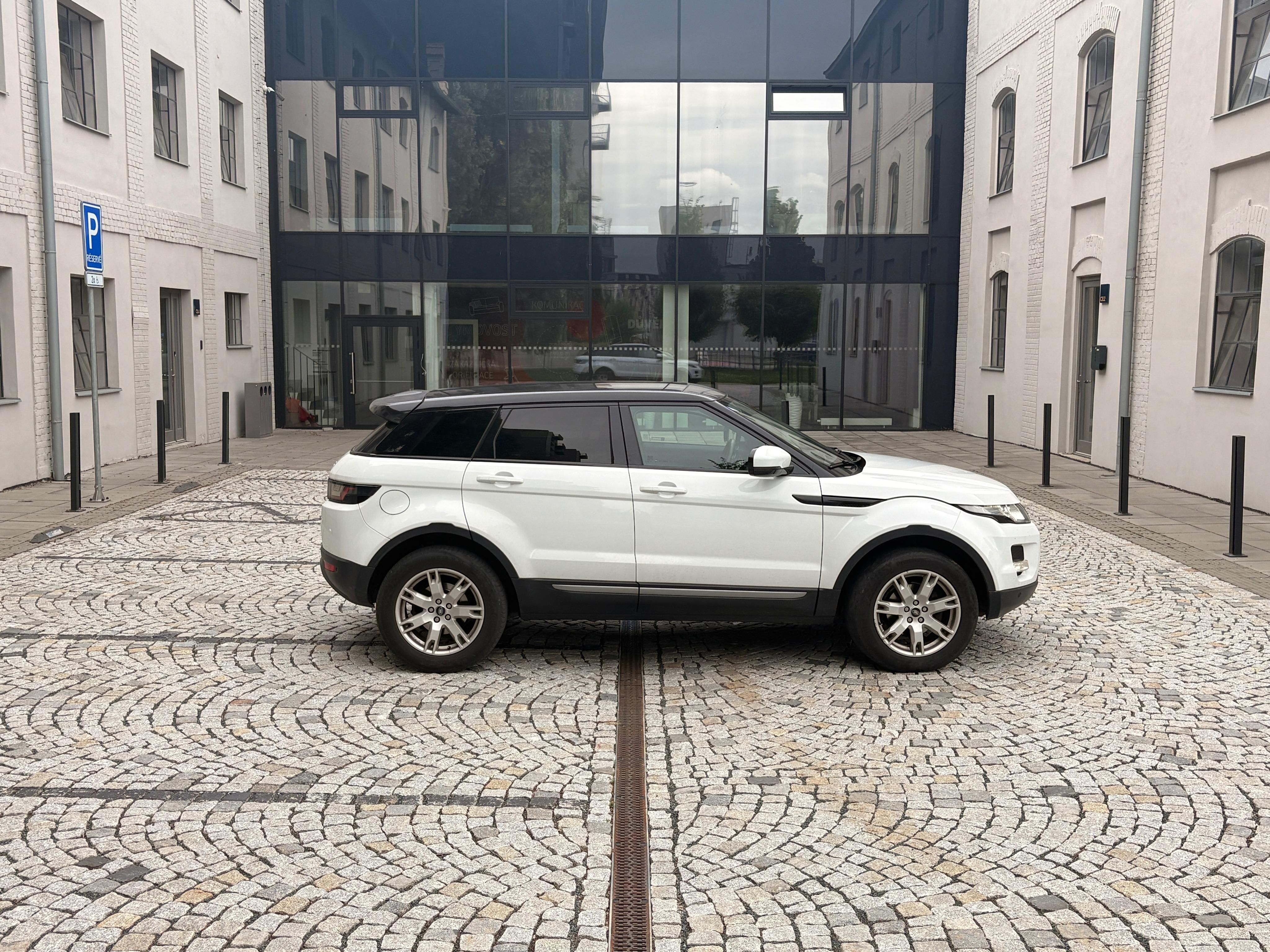 Land Rover Range Rover Evoque, Hezký kousek s CarPlay - fotka 5