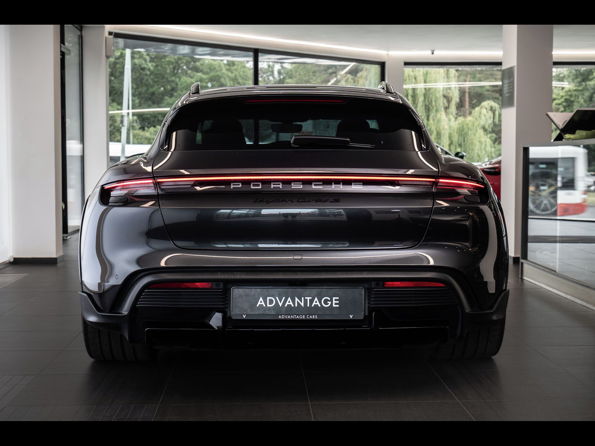 Porsche Taycan, Turbo S Cross Turismo/Burmeste - fotka 3