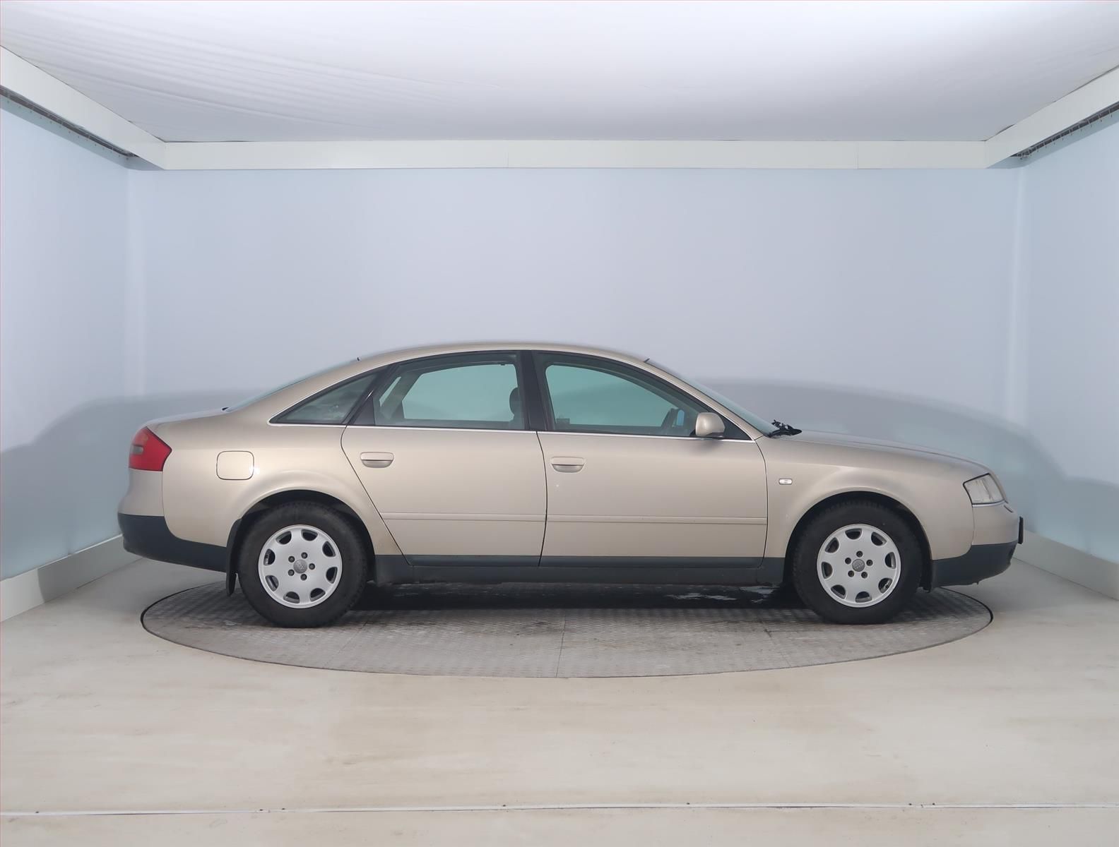 Audi A6, 2.5 TDI , Basis, po STK, Tažné - fotka 6