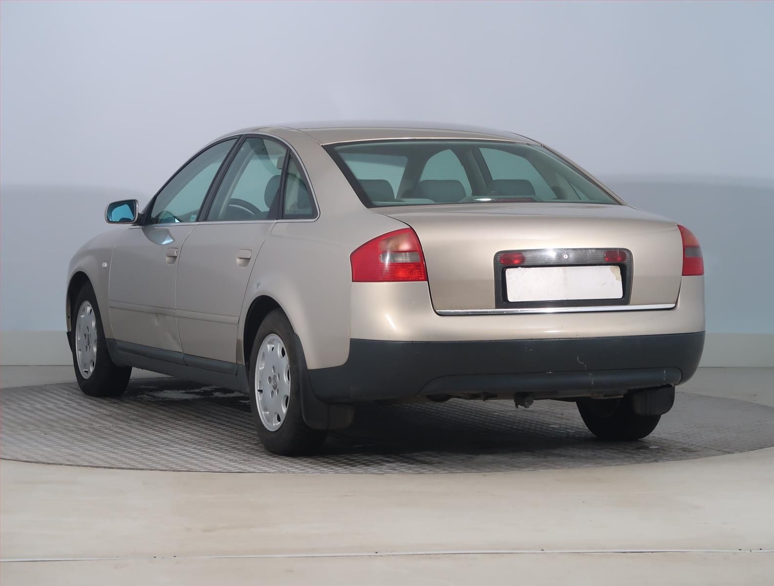 Audi A6, 2.5 TDI , Basis, po STK, Tažné - fotka 4