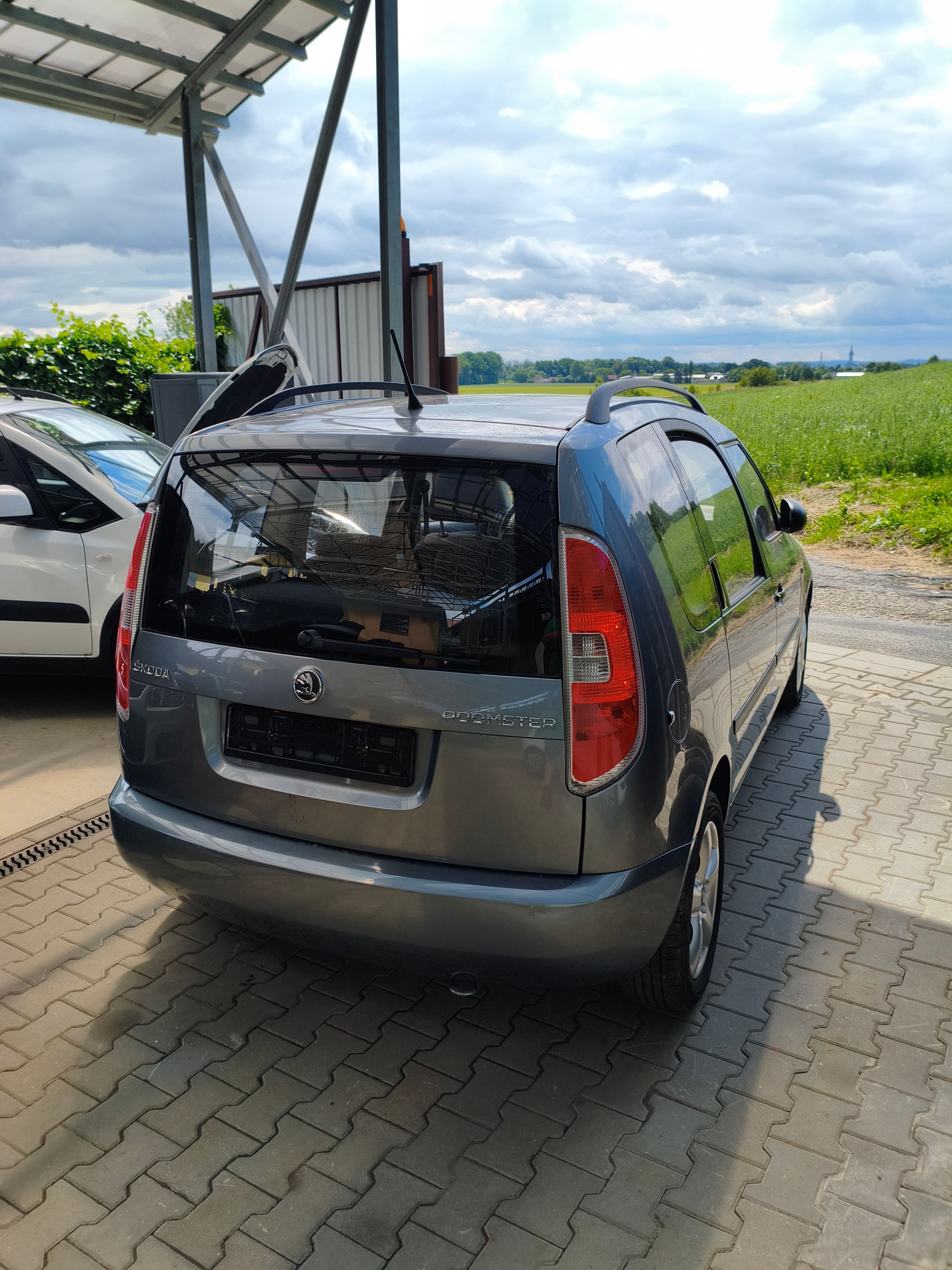 Škoda Roomster, 1.4. 16V FACELIFT 63KW - fotka 3