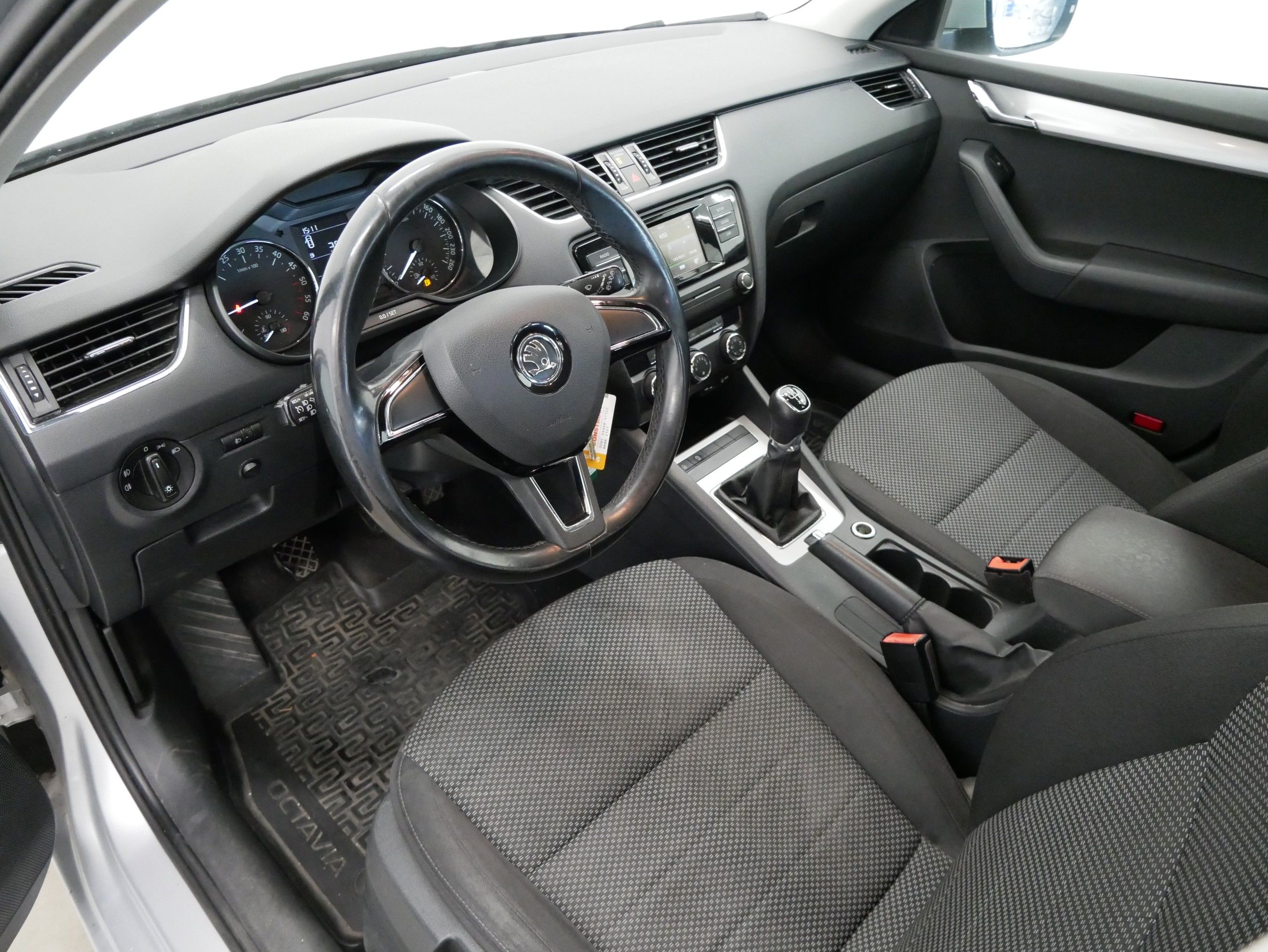 Škoda Octavia, 1.6 TDI 81 kW Ambition - fotka 5