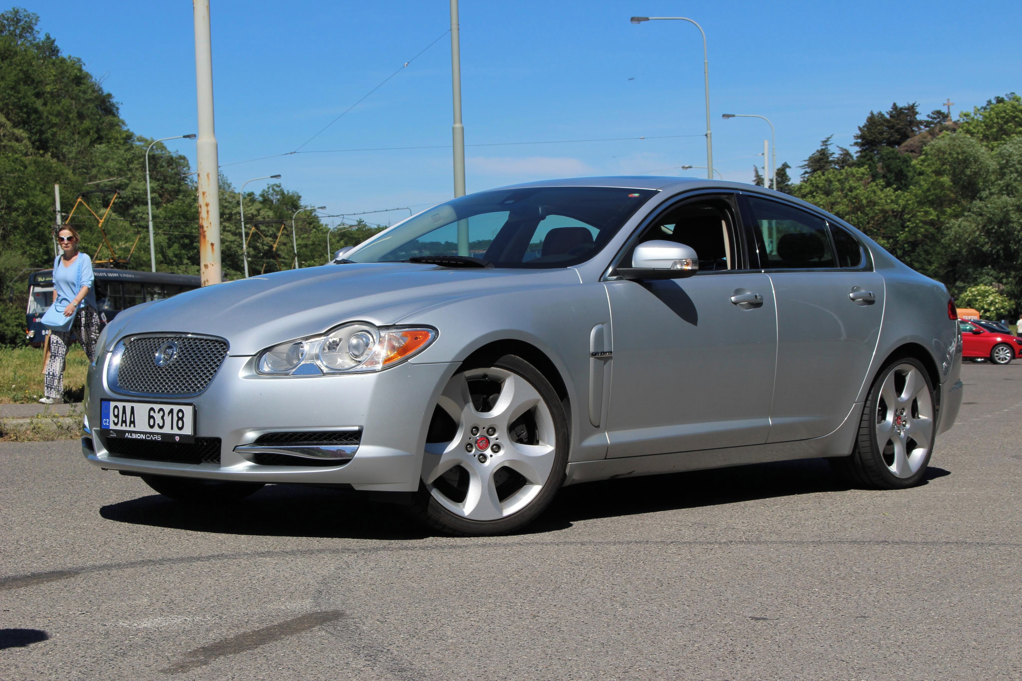 Jaguar XF, 4,2l supercharged V8 - fotka 2