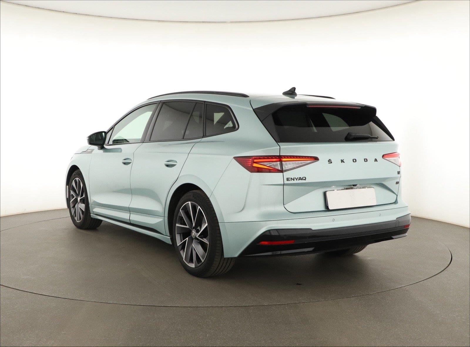 Škoda Enyaq iV, iV 80 (82 kWh), SoH 80% - fotka 4