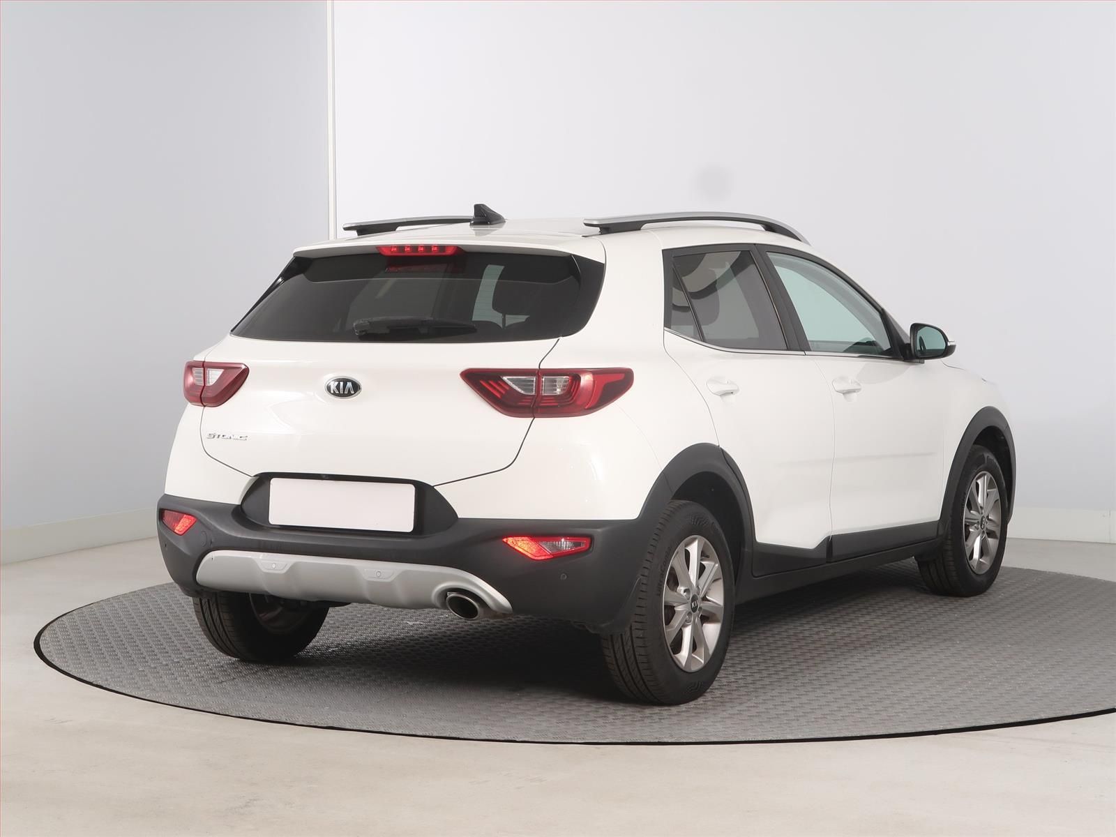 Kia Stonic, 1.25 CVVT, Serv.kniha, Navi - fotka 5
