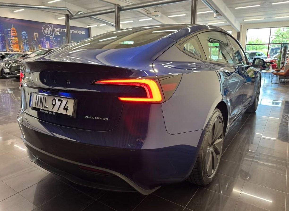 Tesla Model 3, LR AWD Panorama Ambient - fotka 5