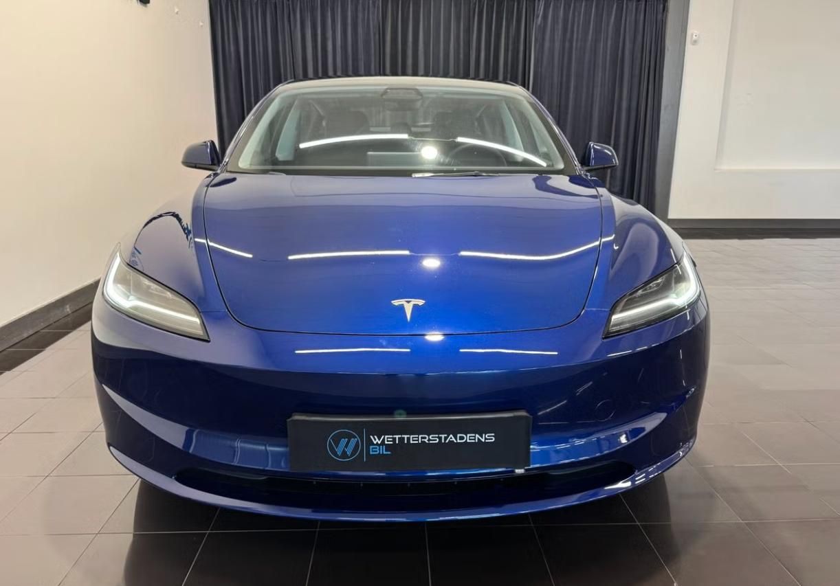 Tesla Model 3, LR AWD Panorama Ambient - fotka 3