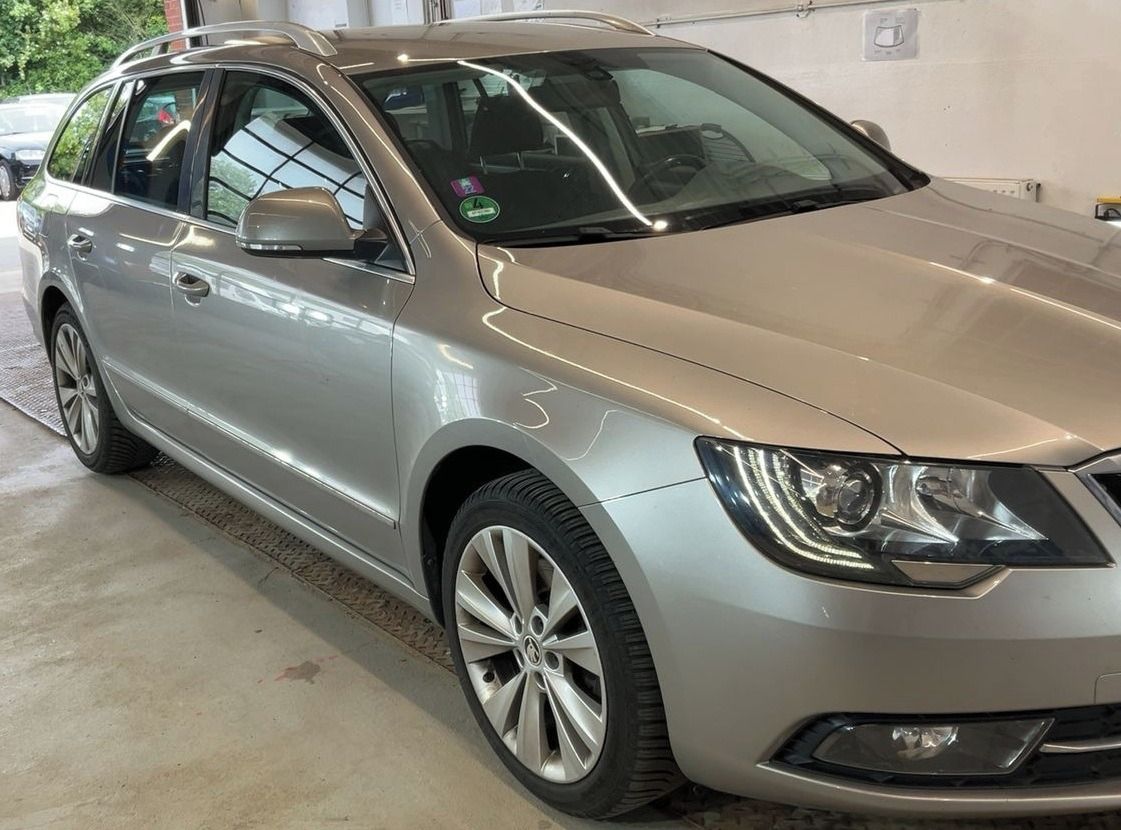 Škoda Superb, 2.0Tdi 125KW ELEGANCE 193tkm - fotka 2