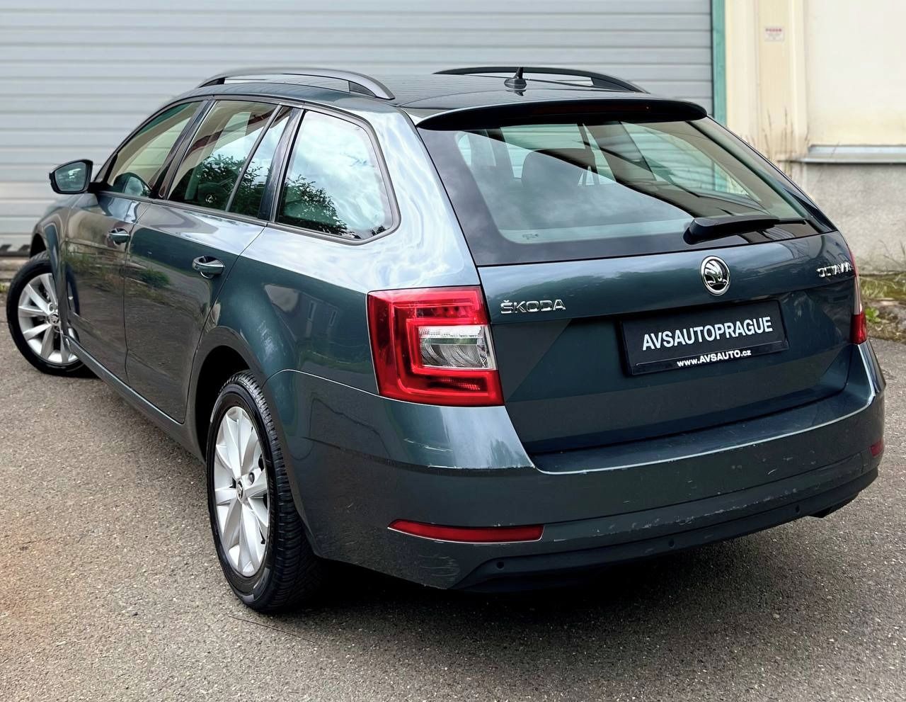 Škoda Octavia, FL COMBI 2.0 TDI DSG - fotka 6