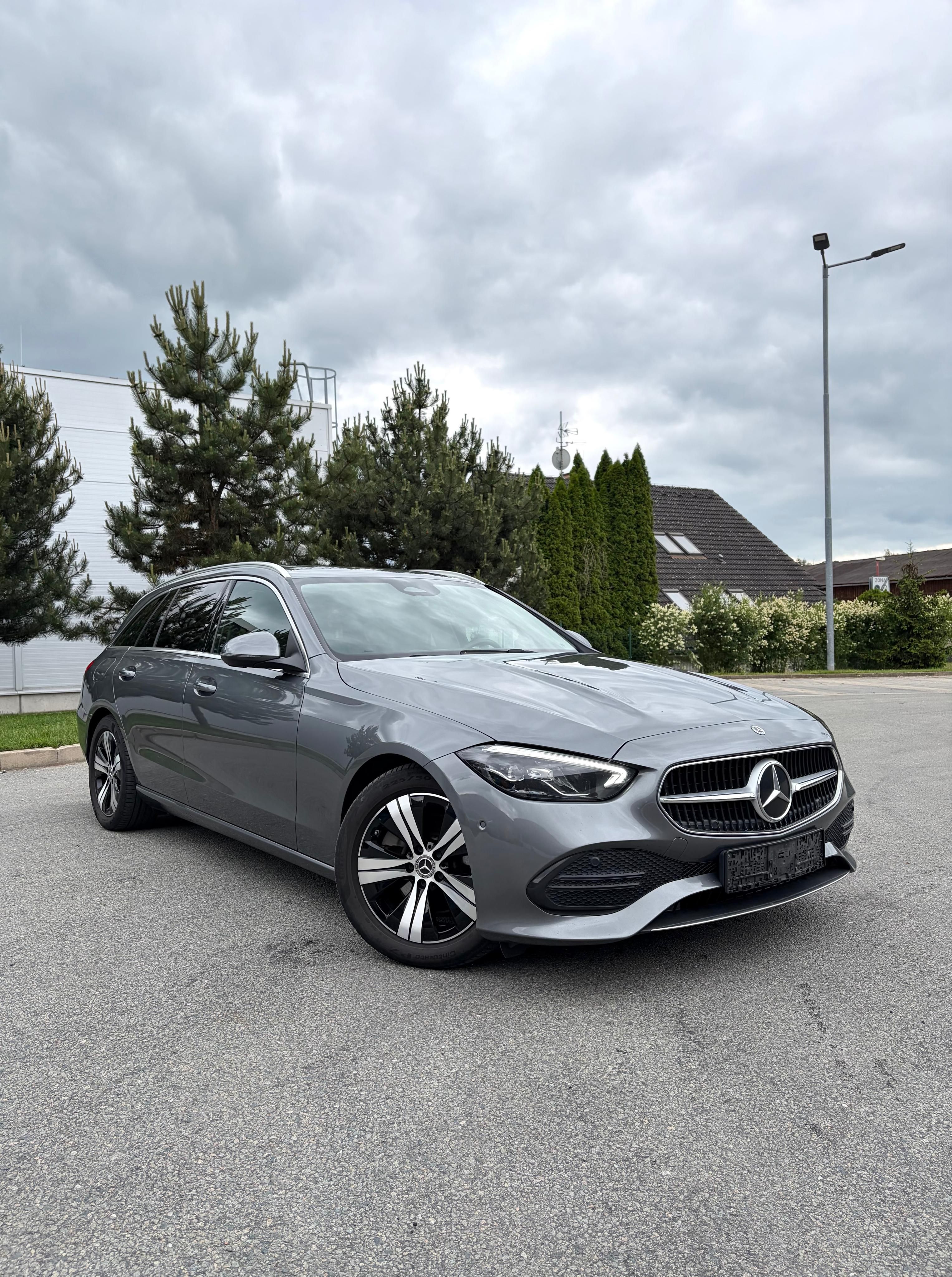 Mercedes-Benz Třídy C, C220d 147kw Distronic Ambient - fotka 5